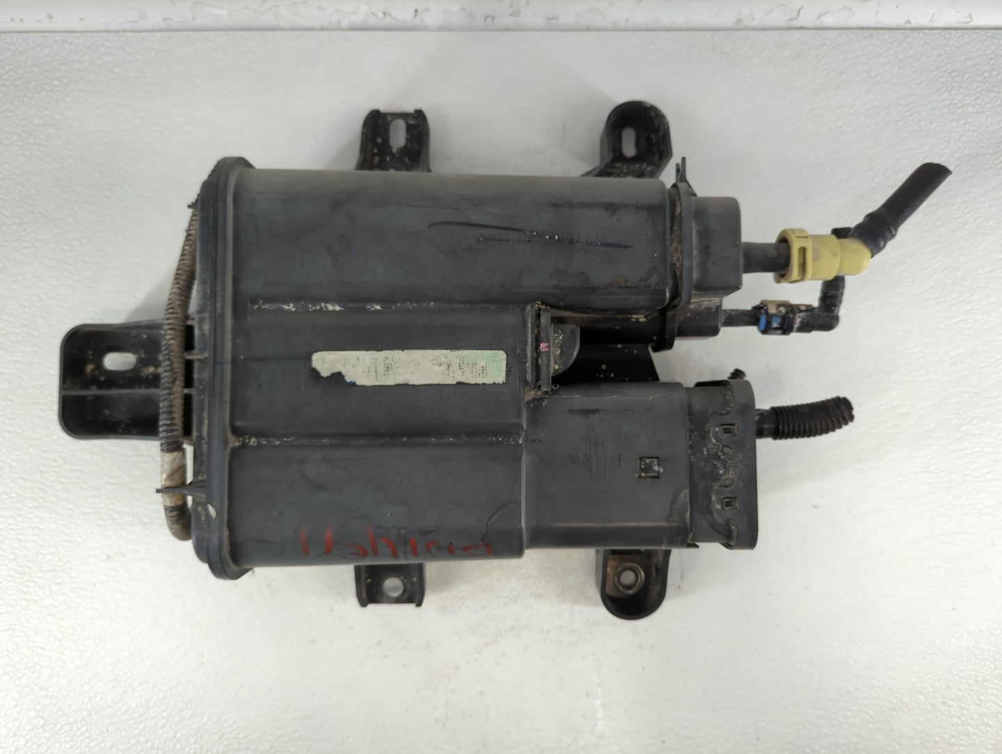 2009 Saturn Vue Fuel Vapor Charcoal Canister - Oemusedautoparts1.com