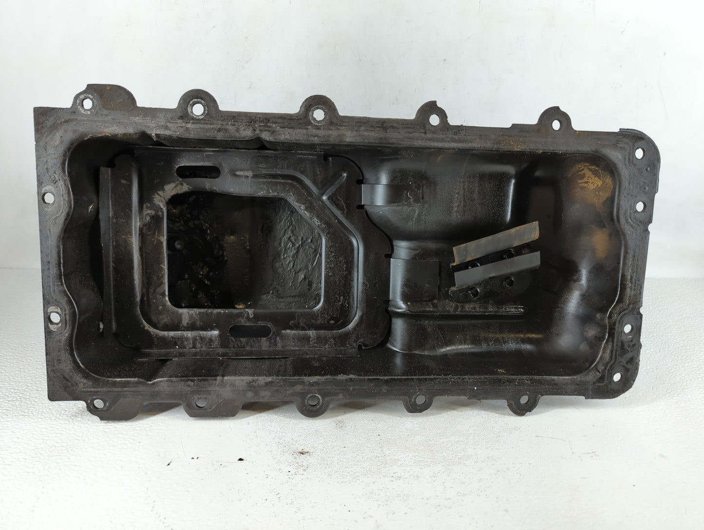 2004-2008 Ford F-150 Engine Oil Pan P/N:2L1E 6675 GA Fits Fits 2003 2004 2005 2006 2007 2008 OEM Used Auto Parts - Oemusedautoparts1.com