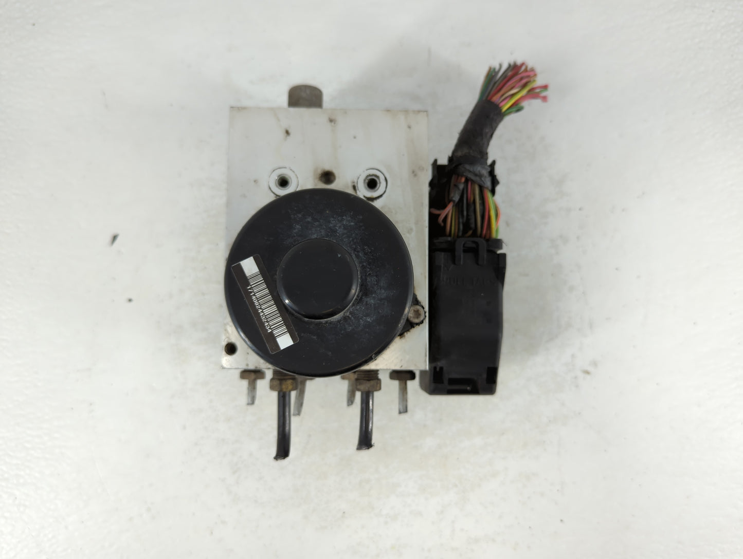 2004 Ford Expedition Throttle Body P/N:4L1T-2 Fits Fits 2000 2001 2002 2003 OEM Used Auto Parts - Oemusedautoparts1.com