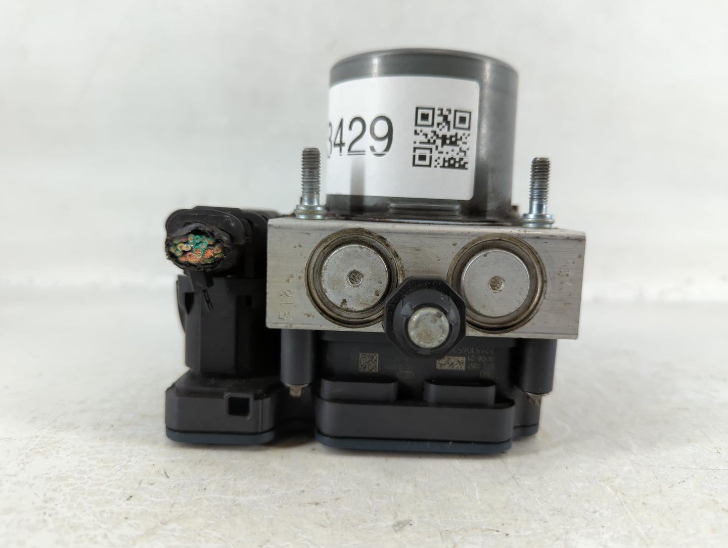 2015-2020 Dodge Grand Caravan ABS Pump Control Module Replacement P/N:P68183803AC Fits Fits 2015 2016 2017 2018 2019 2020 OEM Used Auto Parts - Oemusedautoparts1.com