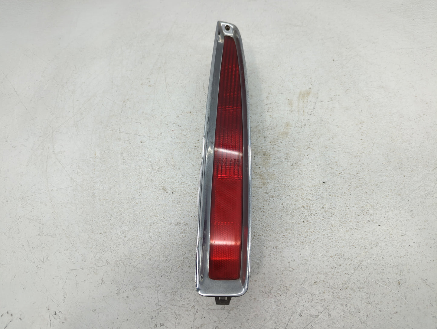 1994-1999 Cadillac Deville Rear Center Lid Brake Light Tail Light P/N:5976656 Fits Fits 1994 1995 1996 1997 1998 1999 OEM Used Auto Parts - Oemusedautoparts1.com