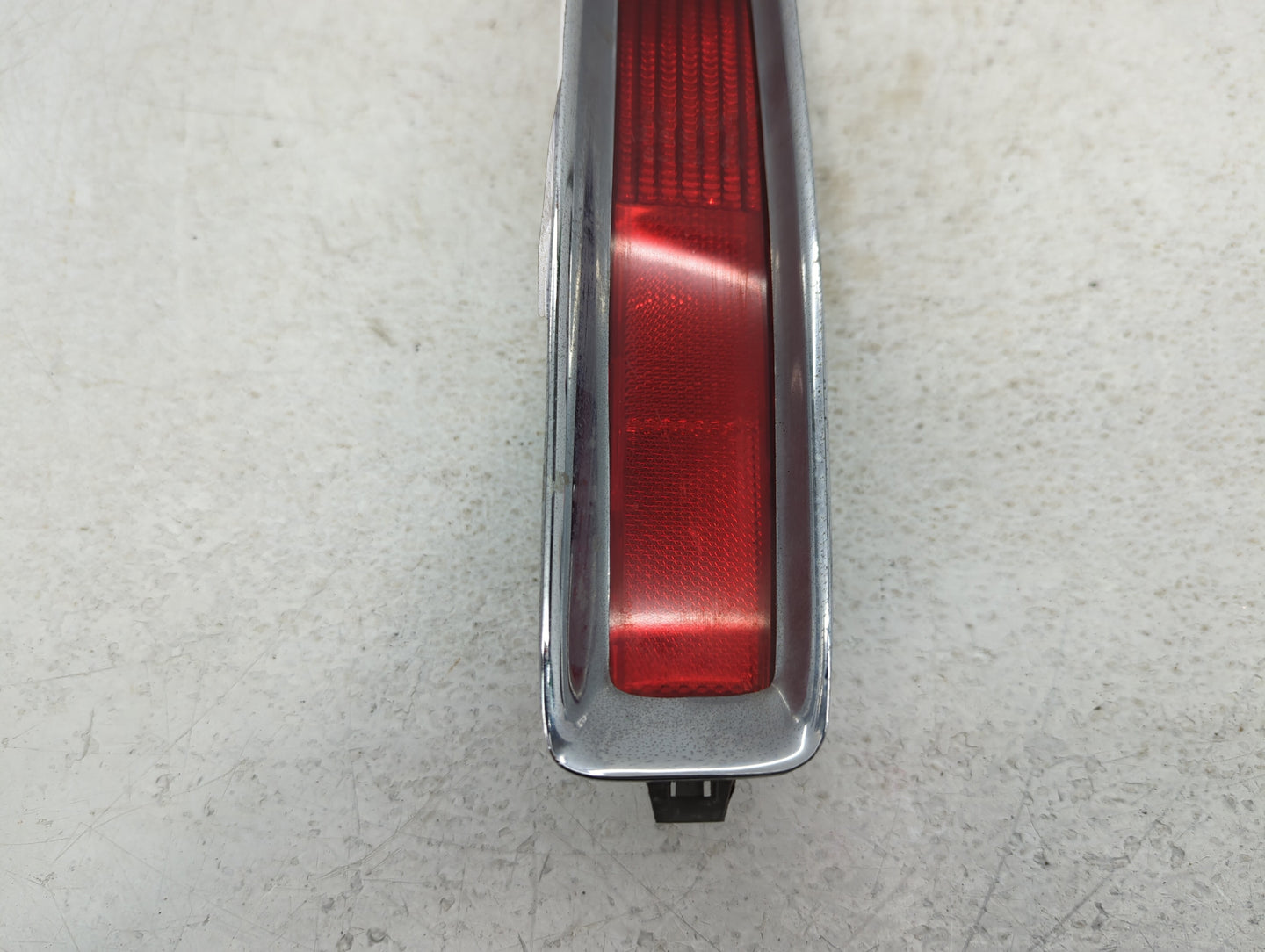 1994-1999 Cadillac Deville Rear Center Lid Brake Light Tail Light P/N:5976656 Fits Fits 1994 1995 1996 1997 1998 1999 OEM Used Auto Parts - Oemusedautoparts1.com