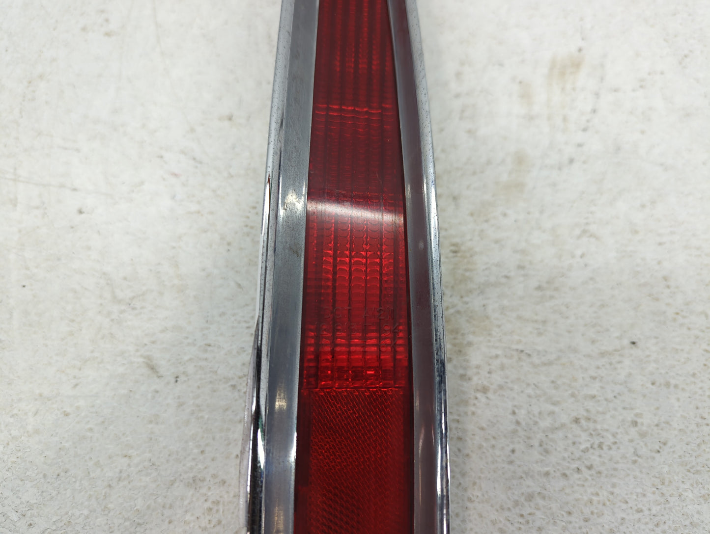 1994-1999 Cadillac Deville Rear Center Lid Brake Light Tail Light P/N:5976656 Fits Fits 1994 1995 1996 1997 1998 1999 OEM Used Auto Parts - Oemusedautoparts1.com