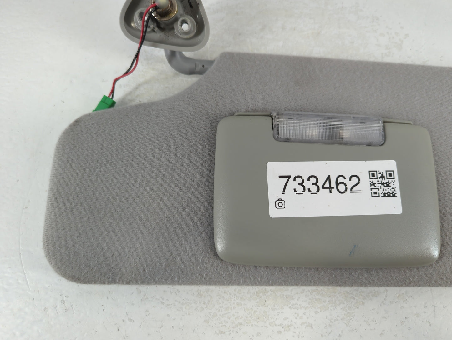 2005-2007 Ford Five Hundred Sun Visor Shade Replacement Driver Left Mirror Fits Fits 2005 2006 2007 OEM Used Auto Parts - Oemusedautoparts1.com