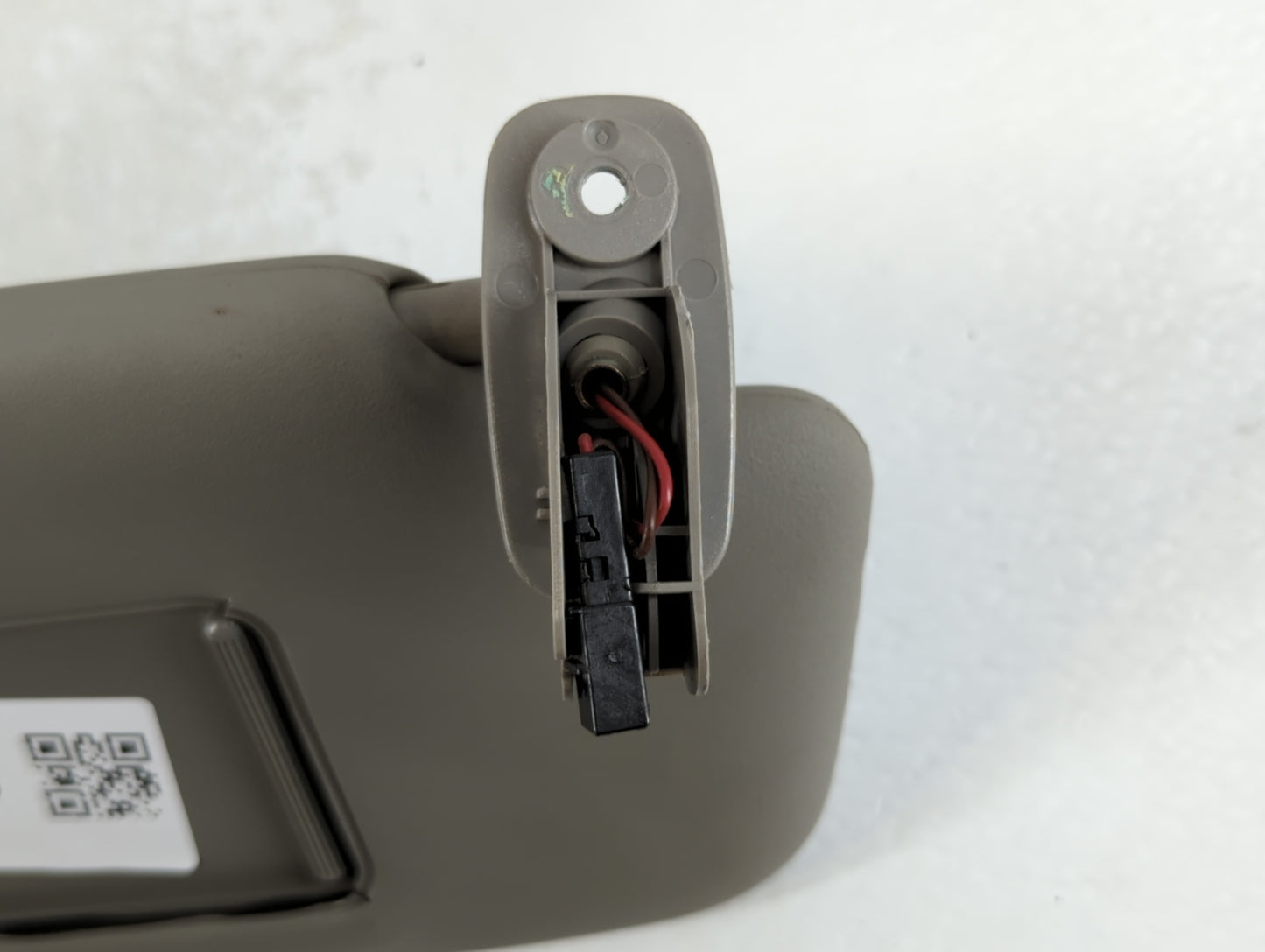 2002-2008 Audi A4 Sun Visor Shade Replacement Passenger Right Mirror Fits Fits 2002 2003 2004 2005 2006 2007 2008 OEM Used Auto Parts - Oemusedautoparts1.com