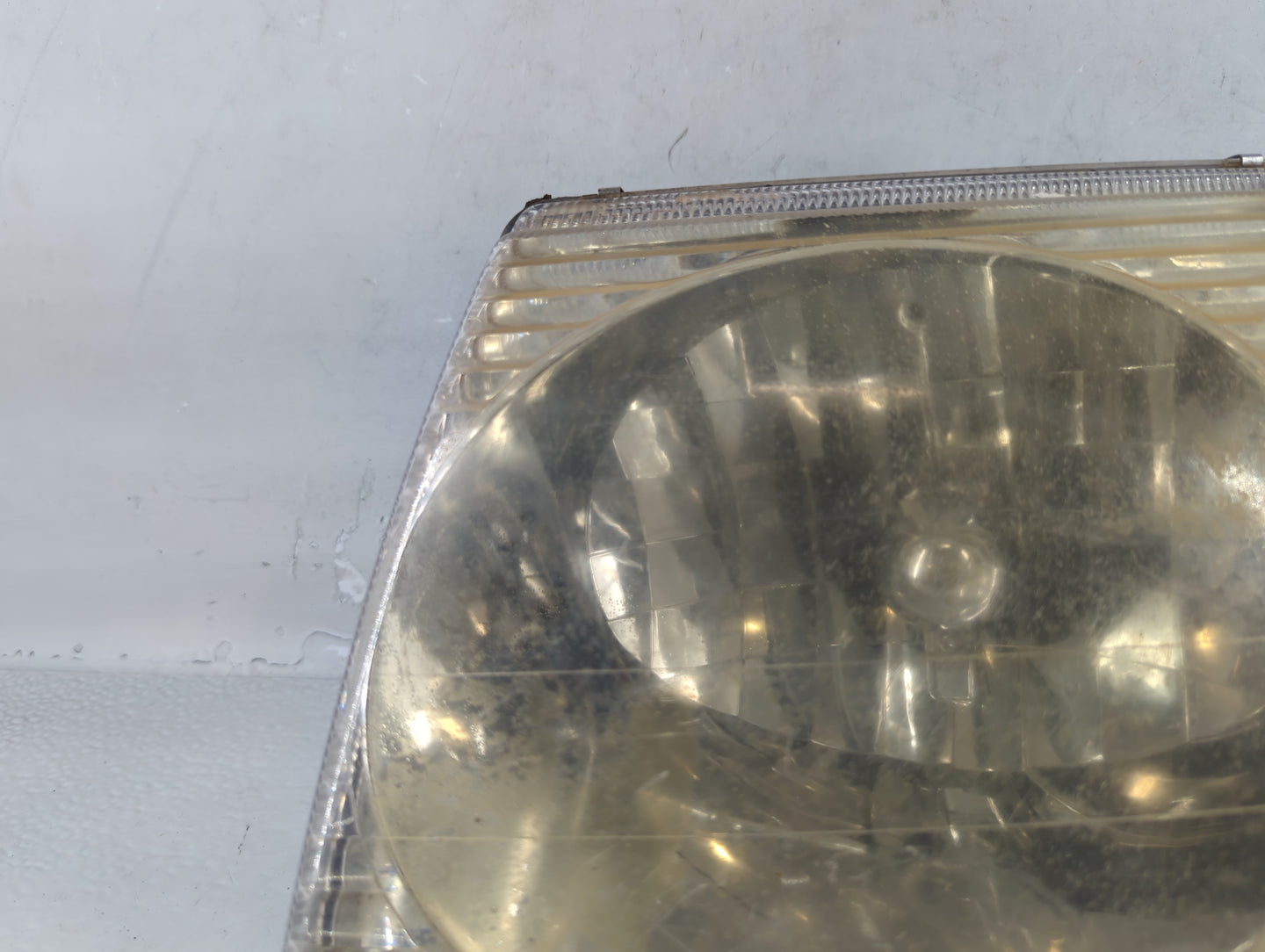 Ford Explorer Driver Left Oem Head Light Headlight Lamp - Oemusedautoparts1.com