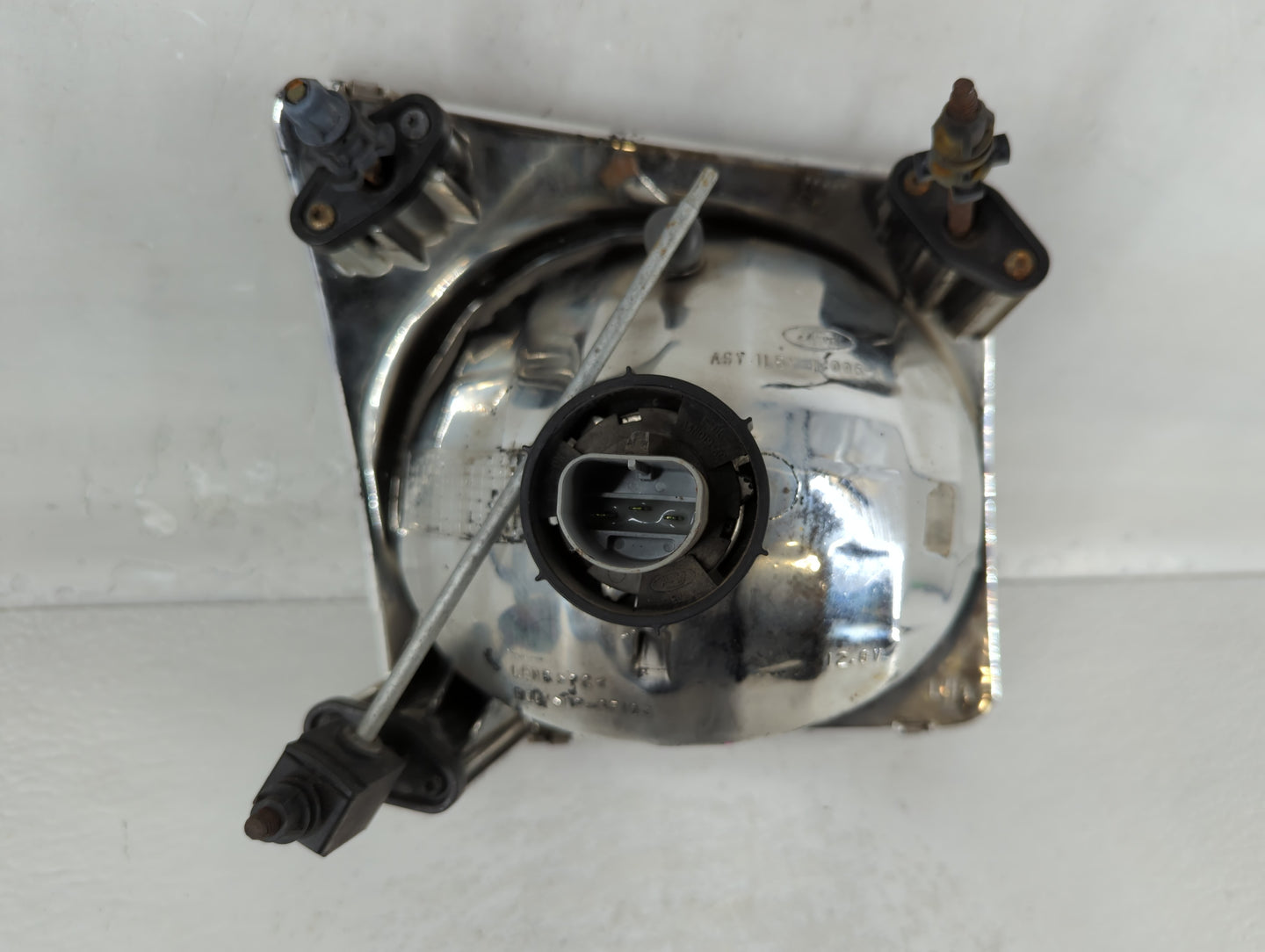 Ford Explorer Driver Left Oem Head Light Headlight Lamp - Oemusedautoparts1.com