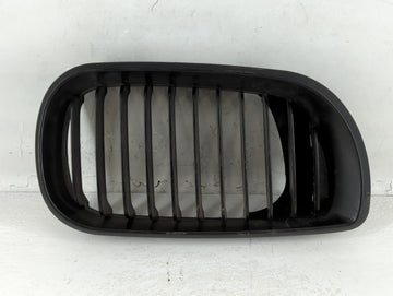 2002-2005 Bmw 325i Front Grille Bumper Not Included - Oemusedautoparts1.com