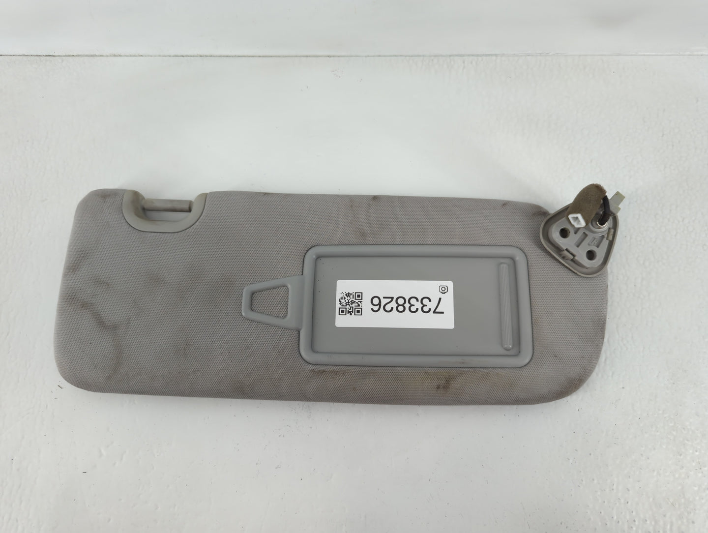 2013-2019 Hyundai Santa Fe Sun Visor Shade Replacement Passenger Right Mirror Fits Fits 2013 2014 2015 2016 2017 2018 2019 OEM Used Auto Parts - Oemusedautoparts1.com