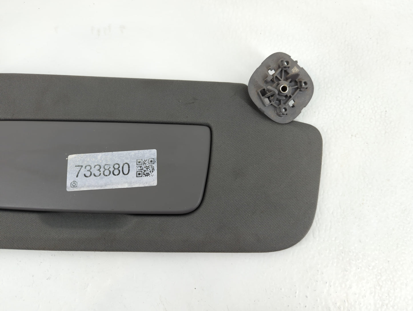 2019-2022 Chevrolet Silverado 1500 Sun Visor Shade Replacement Passenger Right Mirror Fits Fits 2019 2020 2021 2022 OEM Used Auto Parts - Oemusedautoparts1.com