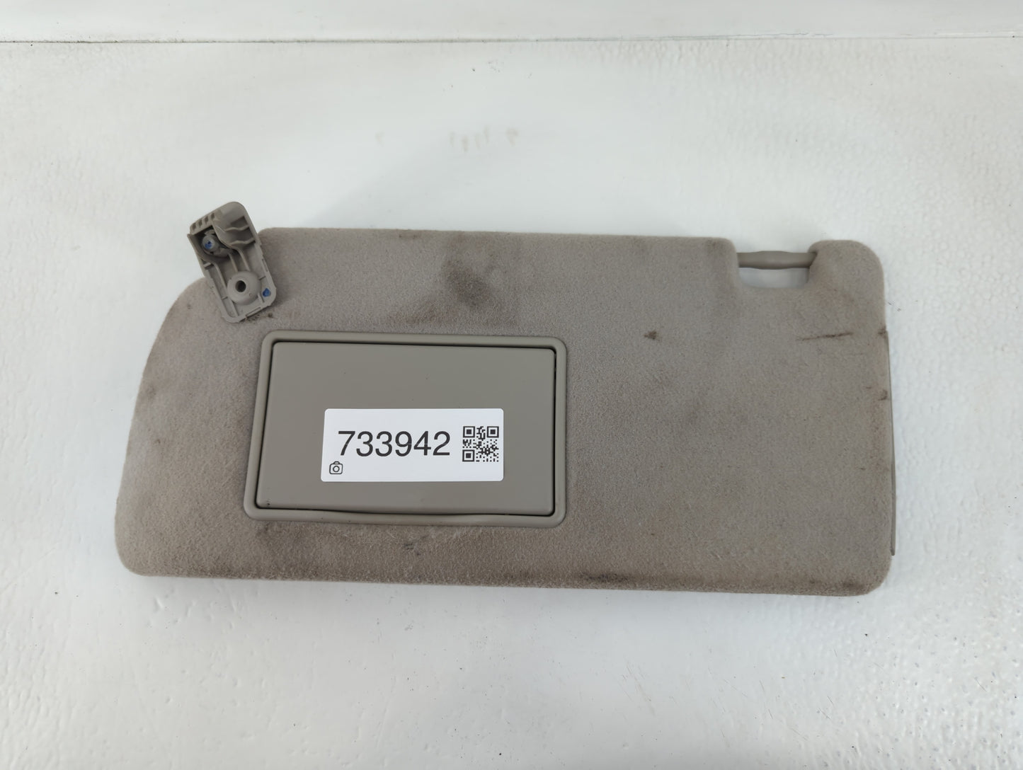 2009-2012 Suzuki Equator Sun Visor Shade Replacement Driver Left Mirror Fits Fits 2009 2010 2011 2012 OEM Used Auto Parts - Oemusedautoparts1.com