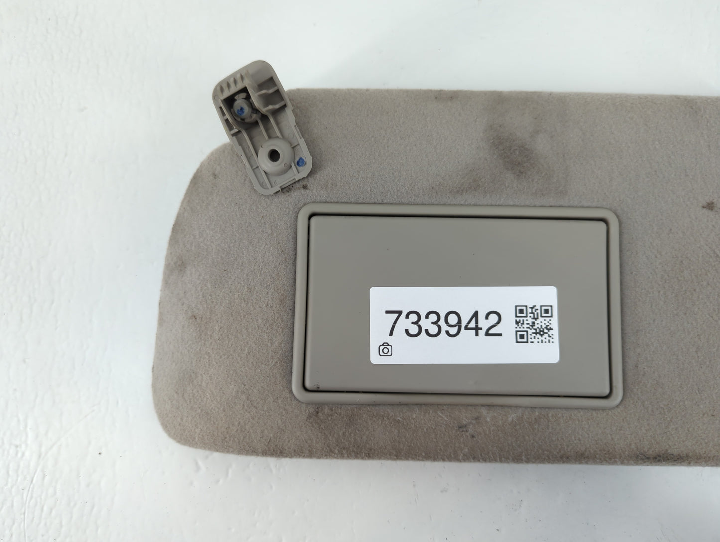 2009-2012 Suzuki Equator Sun Visor Shade Replacement Driver Left Mirror Fits Fits 2009 2010 2011 2012 OEM Used Auto Parts - Oemusedautoparts1.com