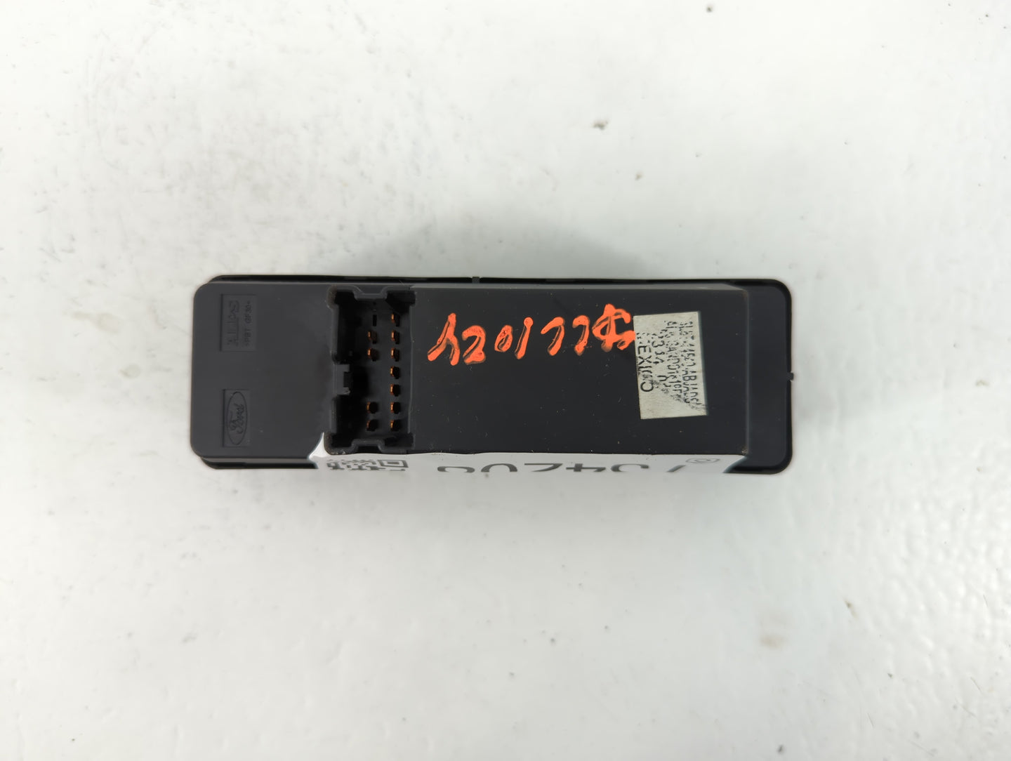 2001-2007 Ford Escape Master Power Window Switch Replacement Driver Side Left Fits Fits 2001 2002 2003 2004 2005 2006 2007 OEM Used Auto Parts - Oemusedautoparts1.com