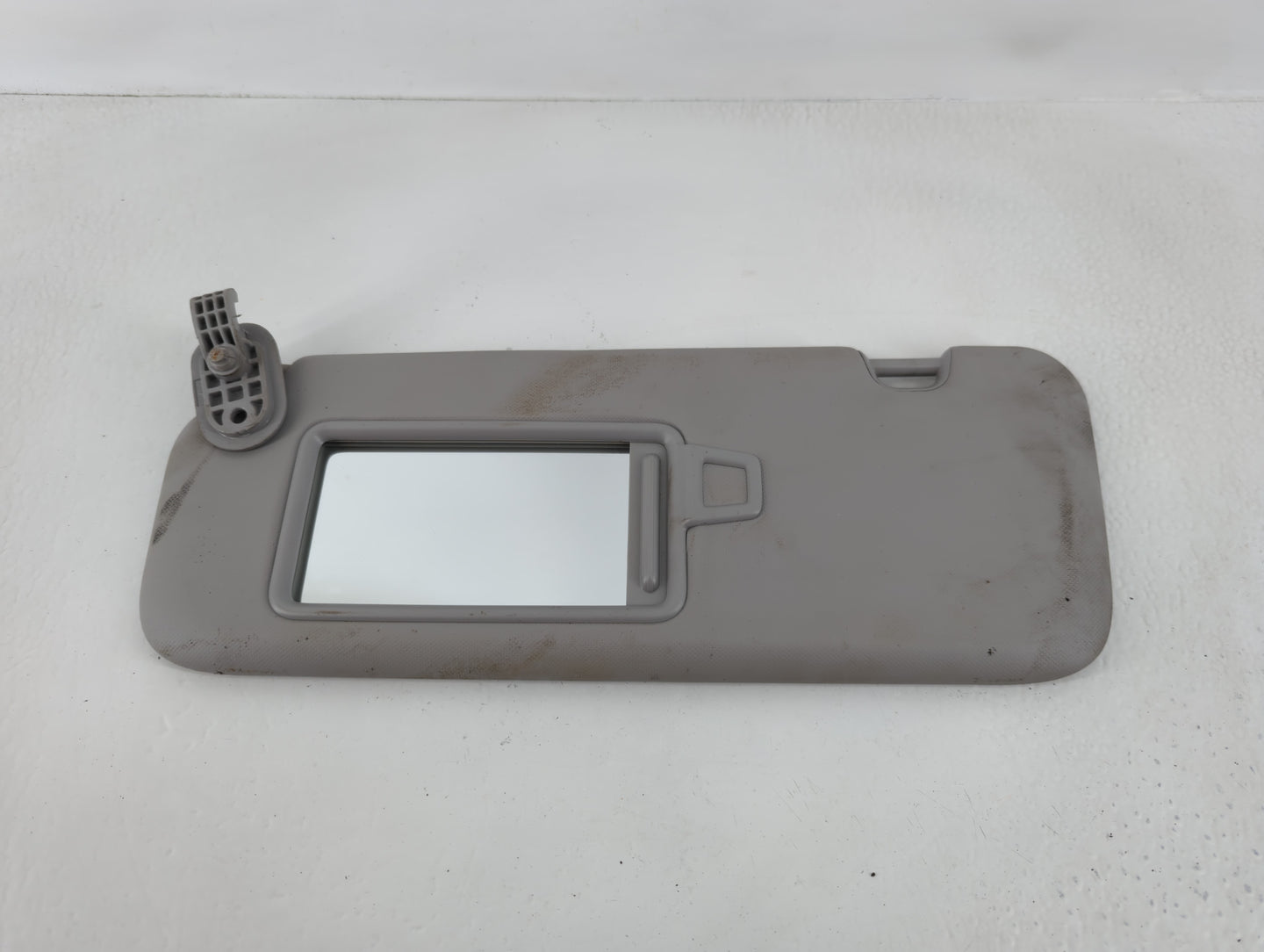 2017-2020 Hyundai Elantra Sun Visor Shade Replacement Driver Left Mirror Fits Fits 2017 2018 2019 2020 OEM Used Auto Parts - Oemusedautoparts1.com