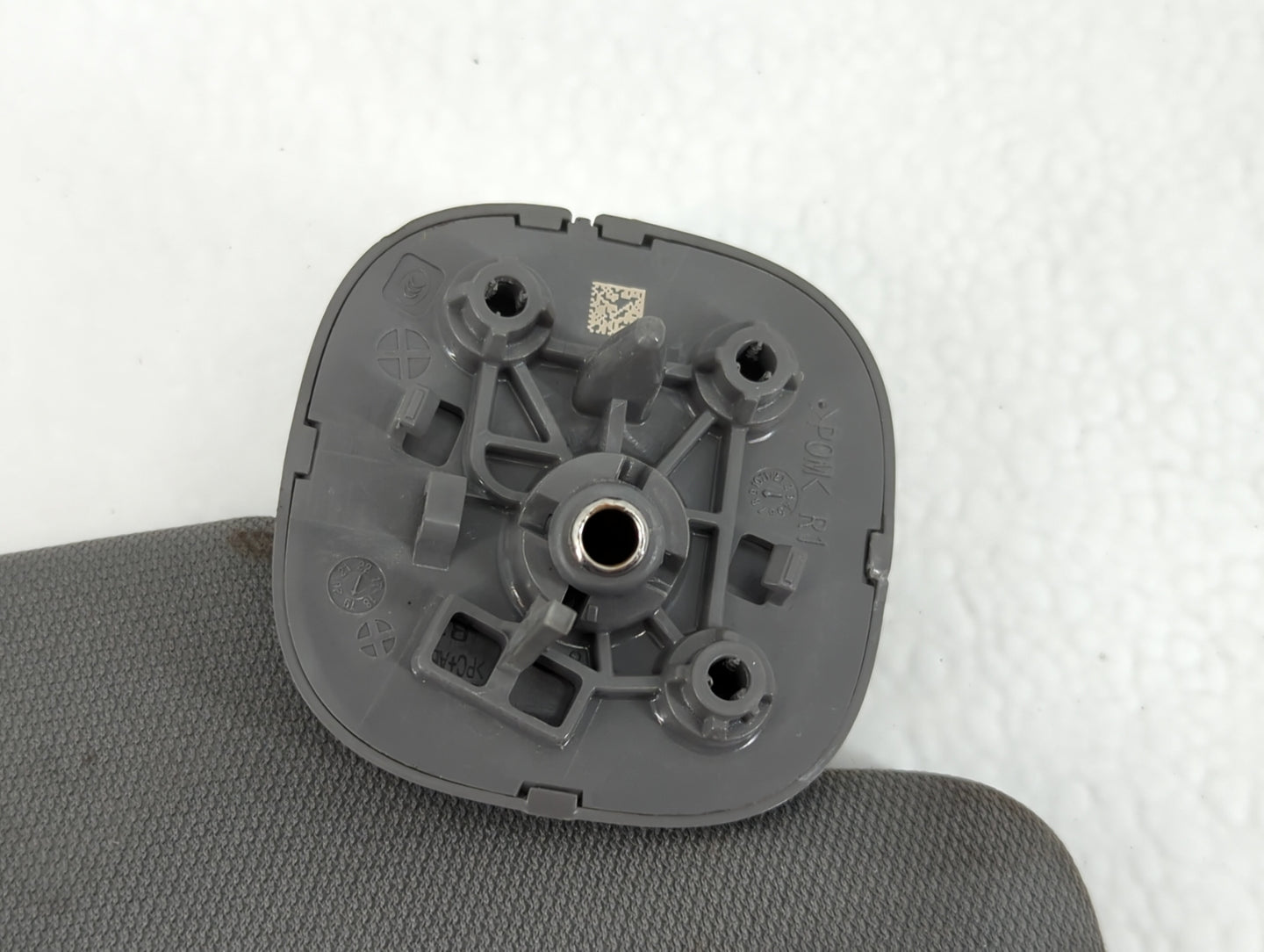 2019-2022 Chevrolet Silverado 1500 Sun Visor Shade Replacement Passenger Right Mirror Fits Fits 2019 2020 2021 2022 OEM Used Auto Parts - Oemusedautoparts1.com