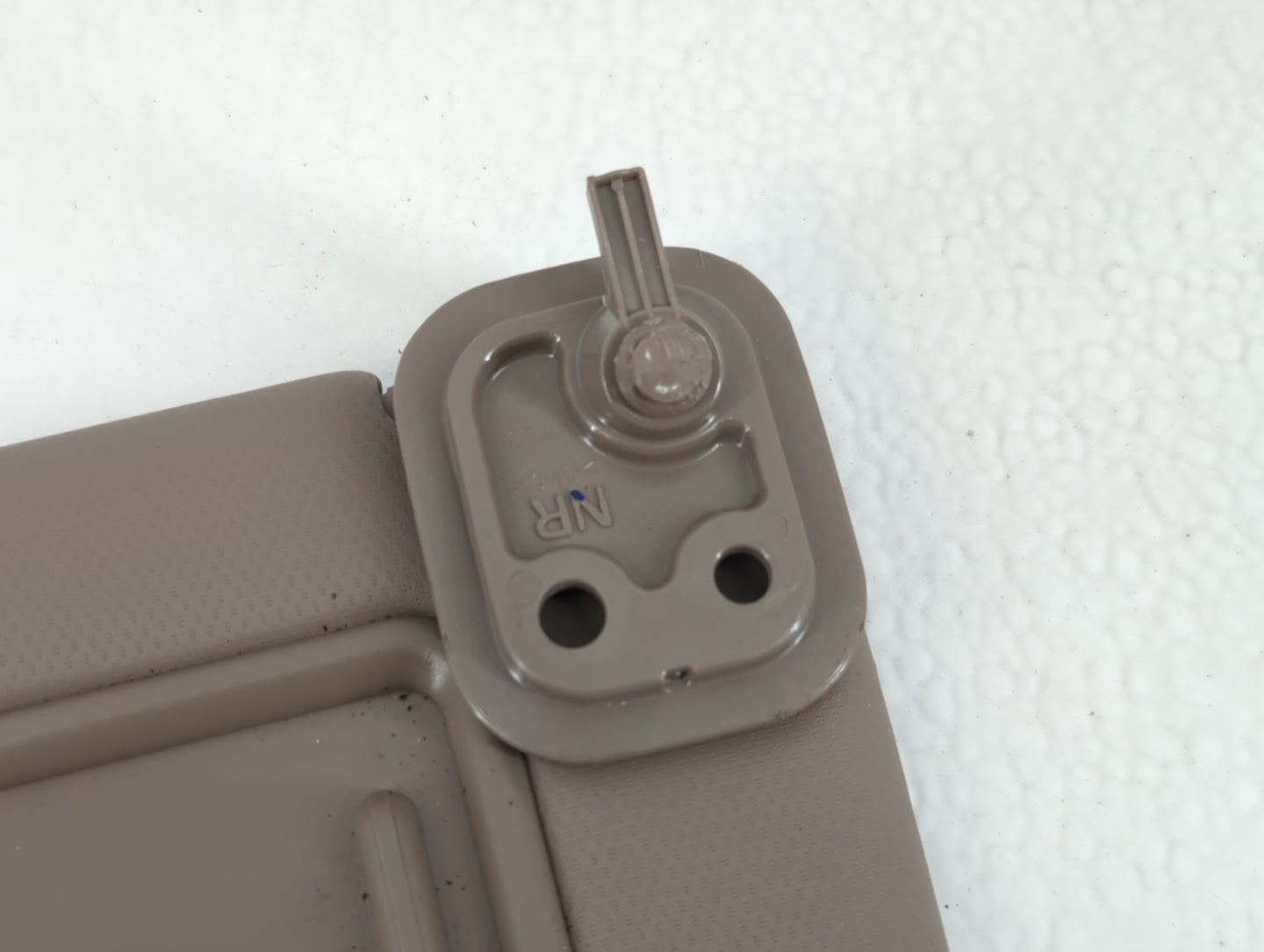 2016-2021 Hyundai Tucson Sun Visor Shade Replacement Passenger Right Mirror Fits Fits 2016 2017 2018 2019 2020 2021 OEM Used Auto Parts - Oemusedautoparts1.com