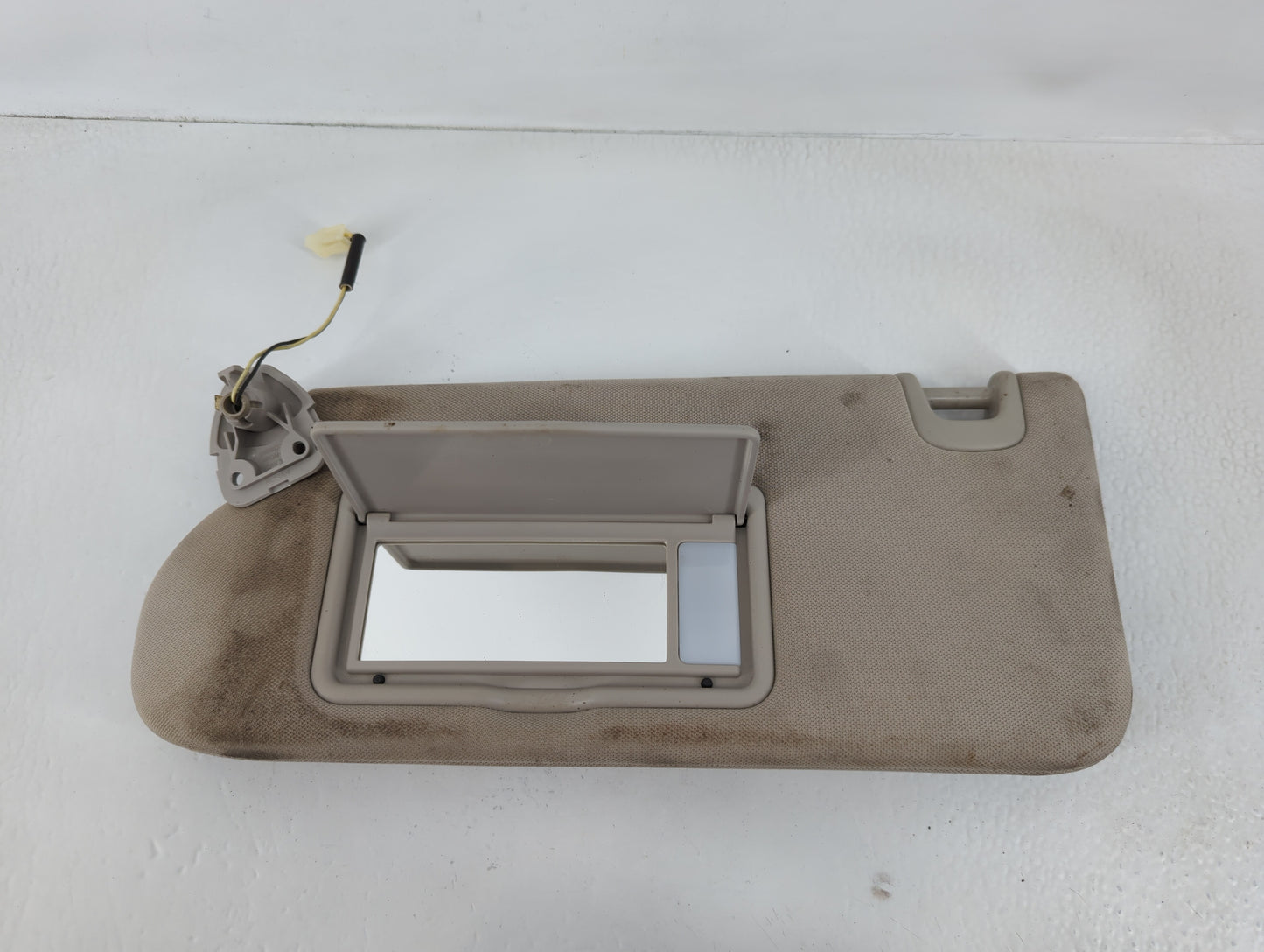 2015-2018 Nissan Murano Sun Visor Shade Replacement Driver Left Mirror Fits Fits 2015 2016 2017 2018 OEM Used Auto Parts - Oemusedautoparts1.com