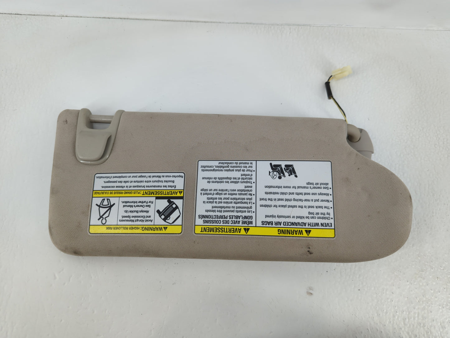 2015-2018 Nissan Murano Sun Visor Shade Replacement Driver Left Mirror Fits Fits 2015 2016 2017 2018 OEM Used Auto Parts - Oemusedautoparts1.com