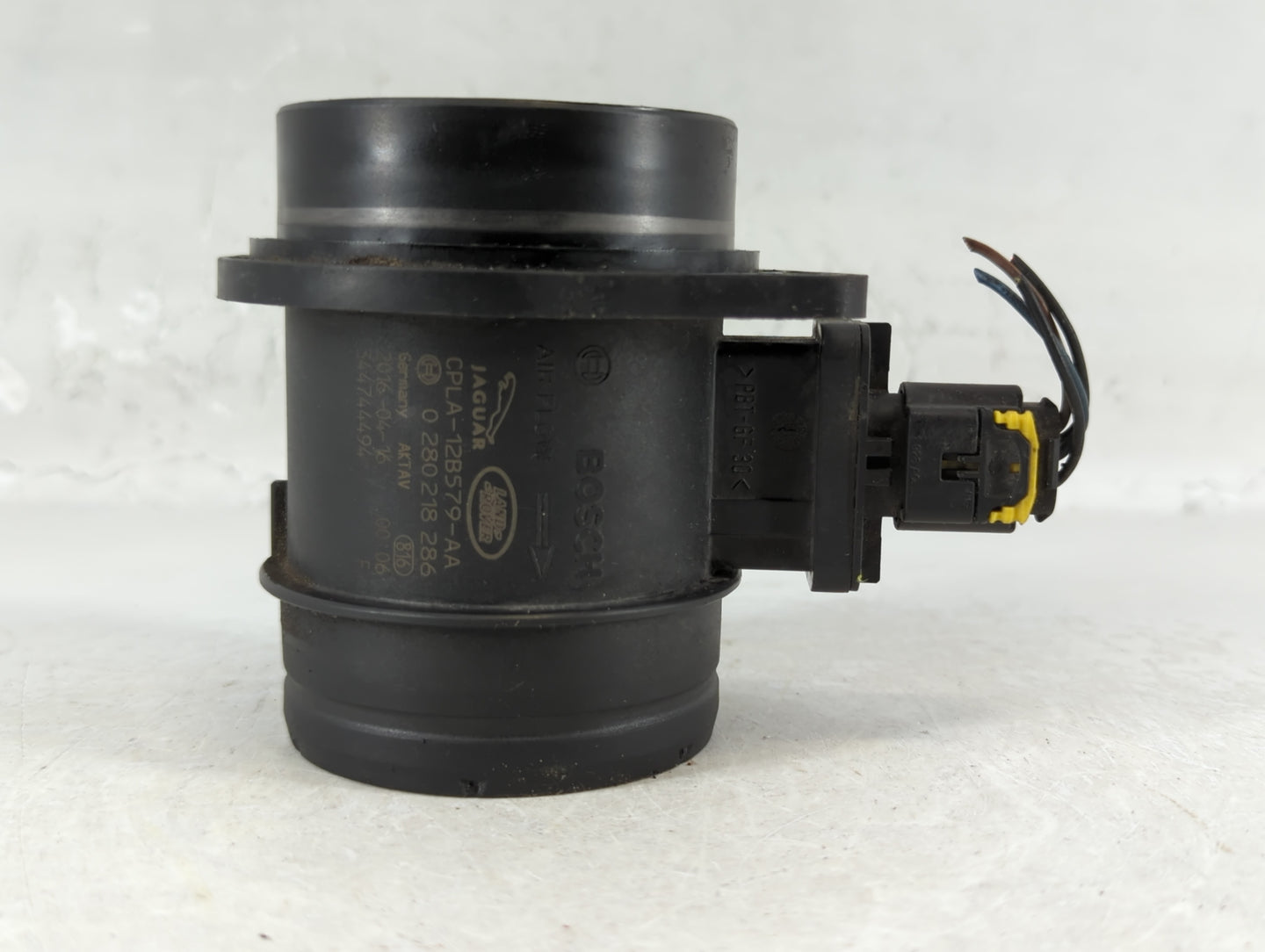 2017-2020 Jaguar F-pace Mass Air Flow Meter Maf - Oemusedautoparts1.com