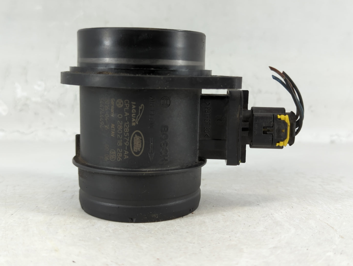 2017-2020 Jaguar F-pace Mass Air Flow Meter Maf - Oemusedautoparts1.com