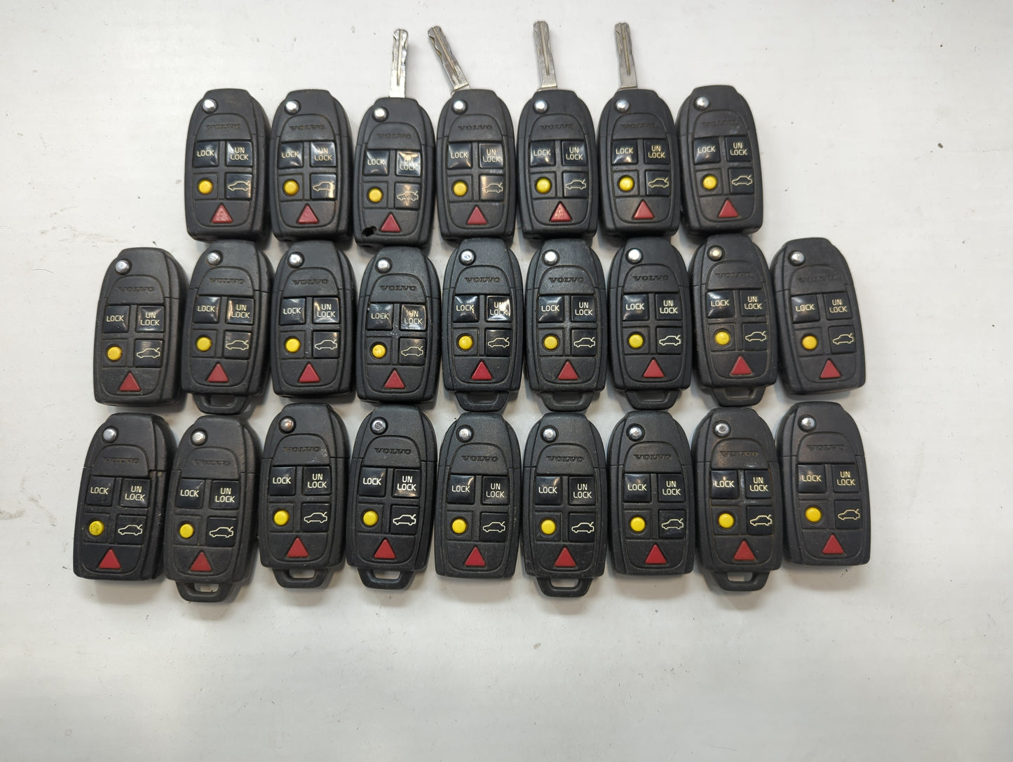 Lot of 25 Volvo Keyless Entry Remote Fob LQNP2T-APU - Oemusedautoparts1.com