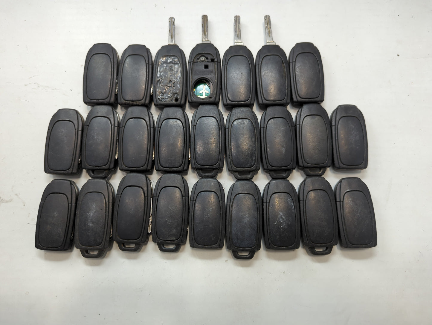 Lot of 25 Volvo Keyless Entry Remote Fob LQNP2T-APU - Oemusedautoparts1.com