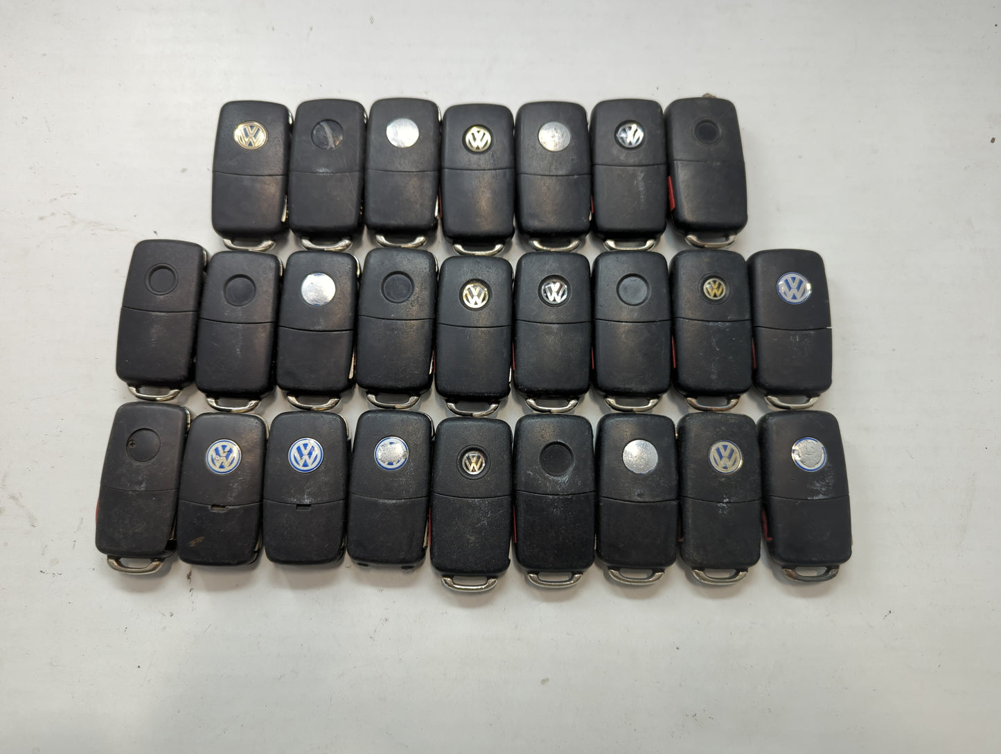Lot of 25 Volkswagen Keyless Entry Remote Fob NBG8137T | NBG735868T - Oemusedautoparts1.com