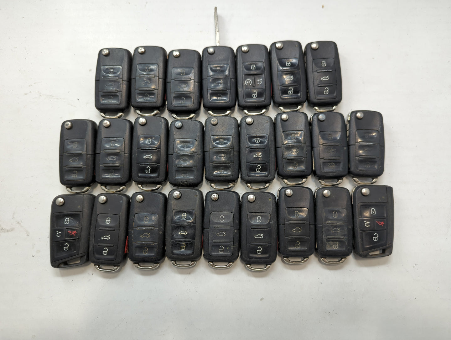 Lot of 25 Volkswagen Keyless Entry Remote Fob NBG8137T | NBG735868T - Oemusedautoparts1.com