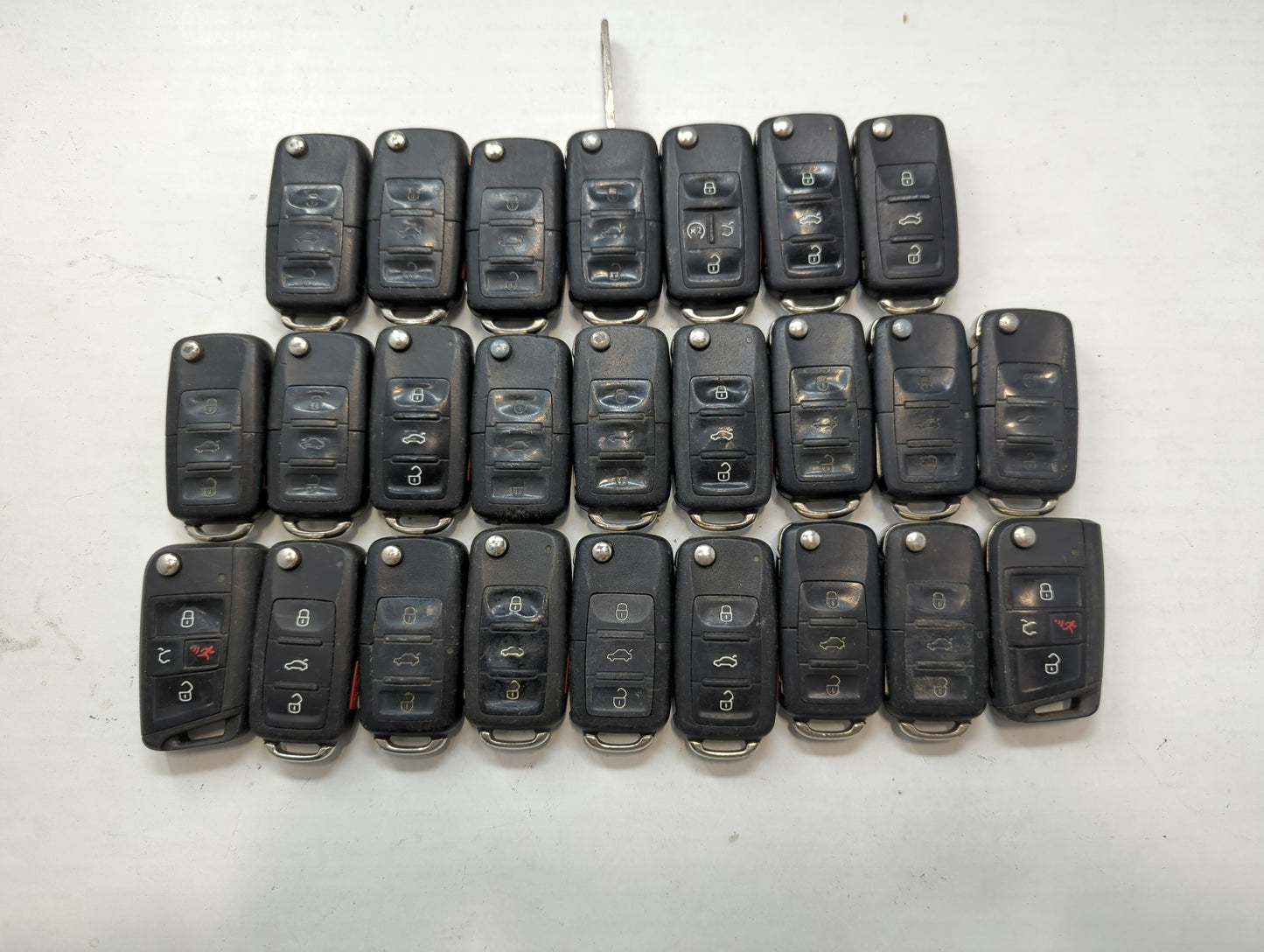 Lot of 25 Volkswagen Keyless Entry Remote Fob NBG8137T | NBG735868T - Oemusedautoparts1.com