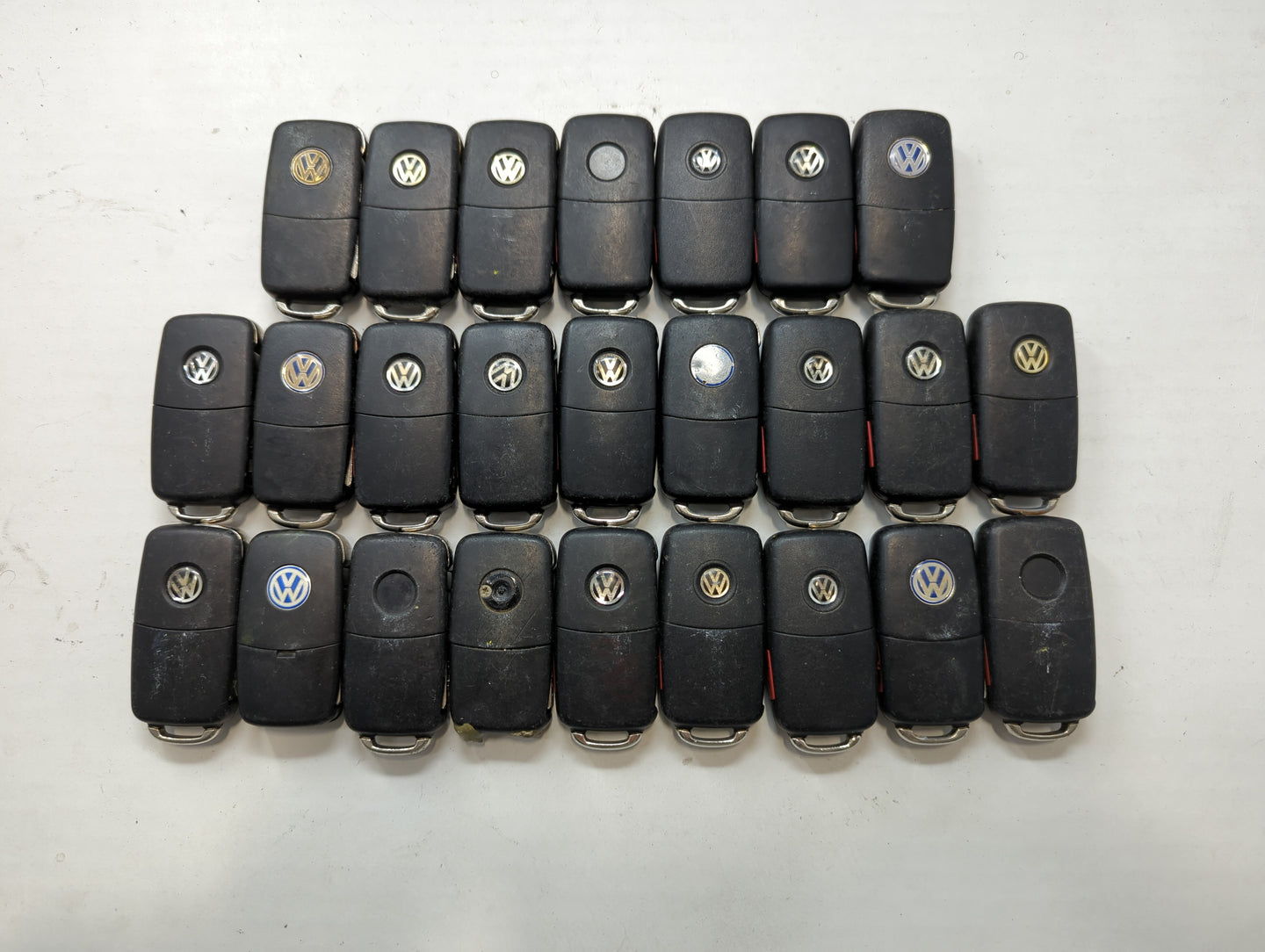 Lot of 25 Volkswagen Keyless Entry Remote Fob NBG8137T | NBG735868T - Oemusedautoparts1.com