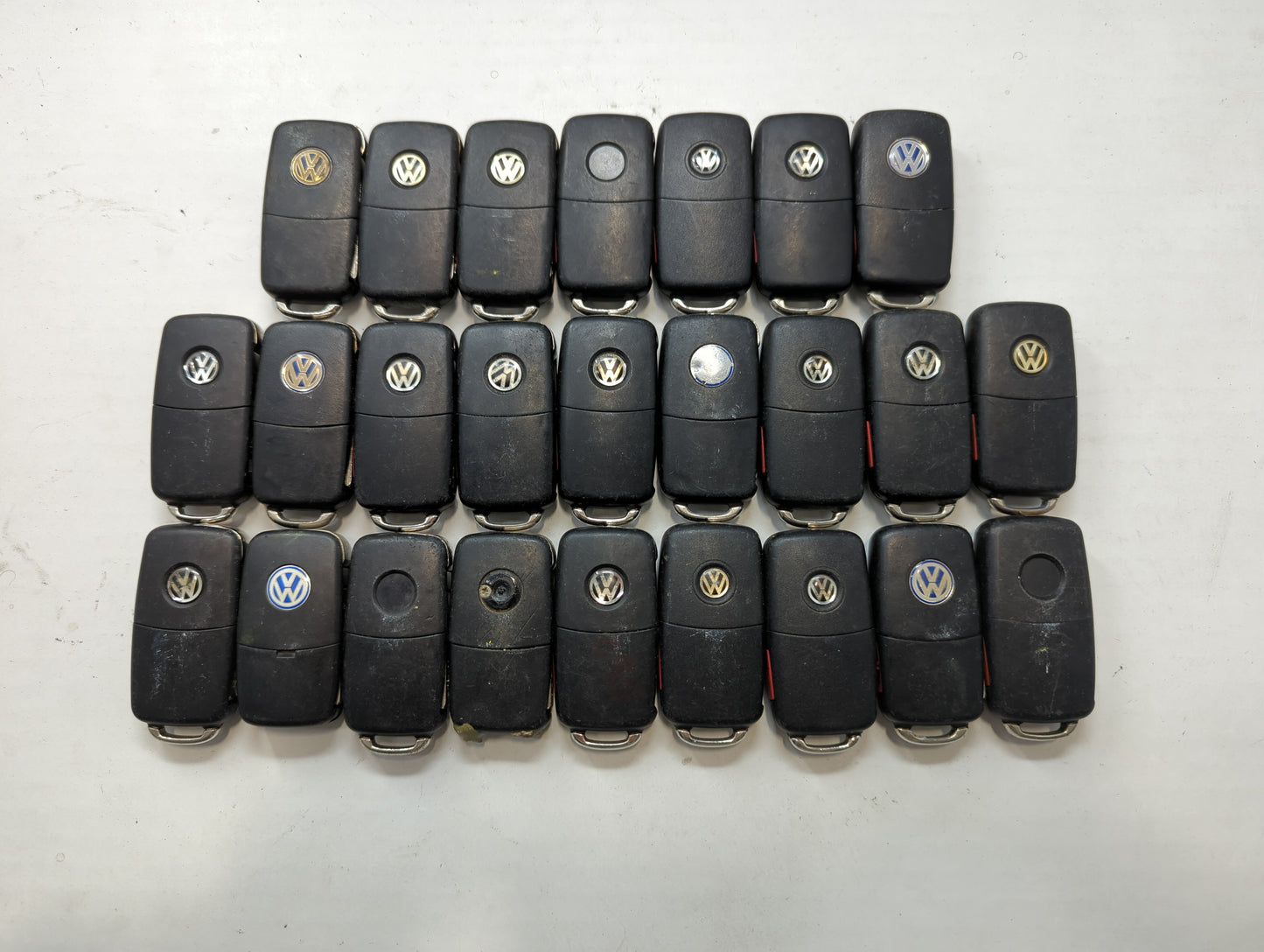 Lot of 25 Volkswagen Keyless Entry Remote Fob NBG8137T | NBG735868T - Oemusedautoparts1.com
