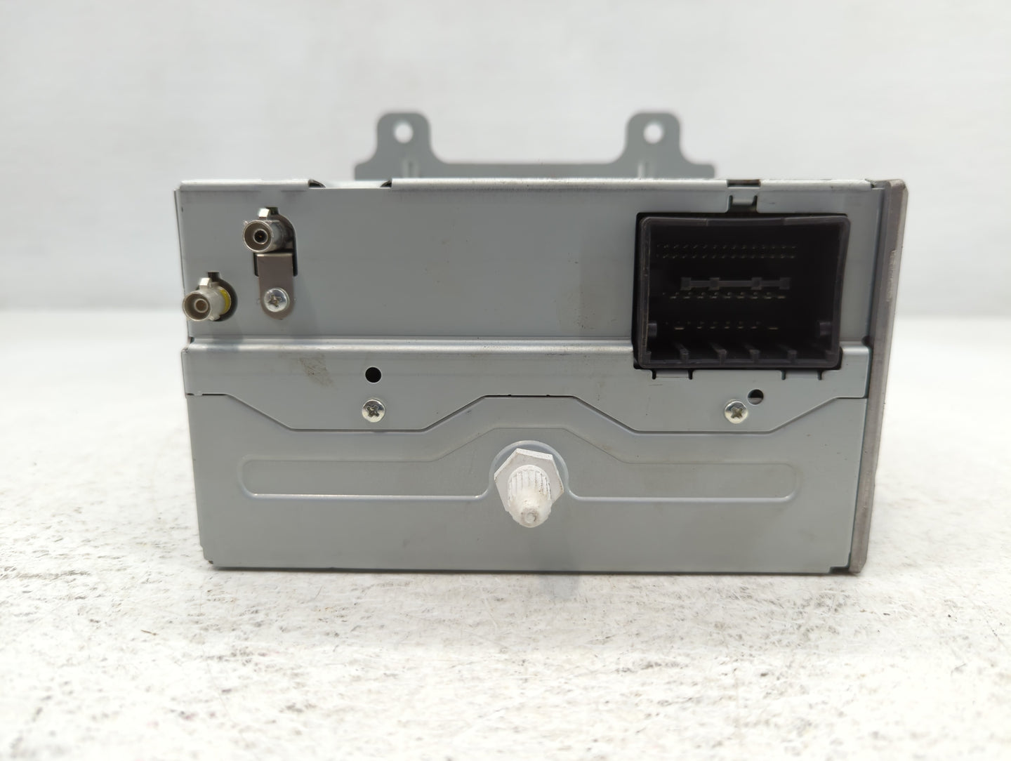 2010 Gmc Terrain Radio AM FM Cd Player Receiver Replacement P/N:20907419 Fits Fits 2011 OEM Used Auto Parts - Oemusedautoparts1.com