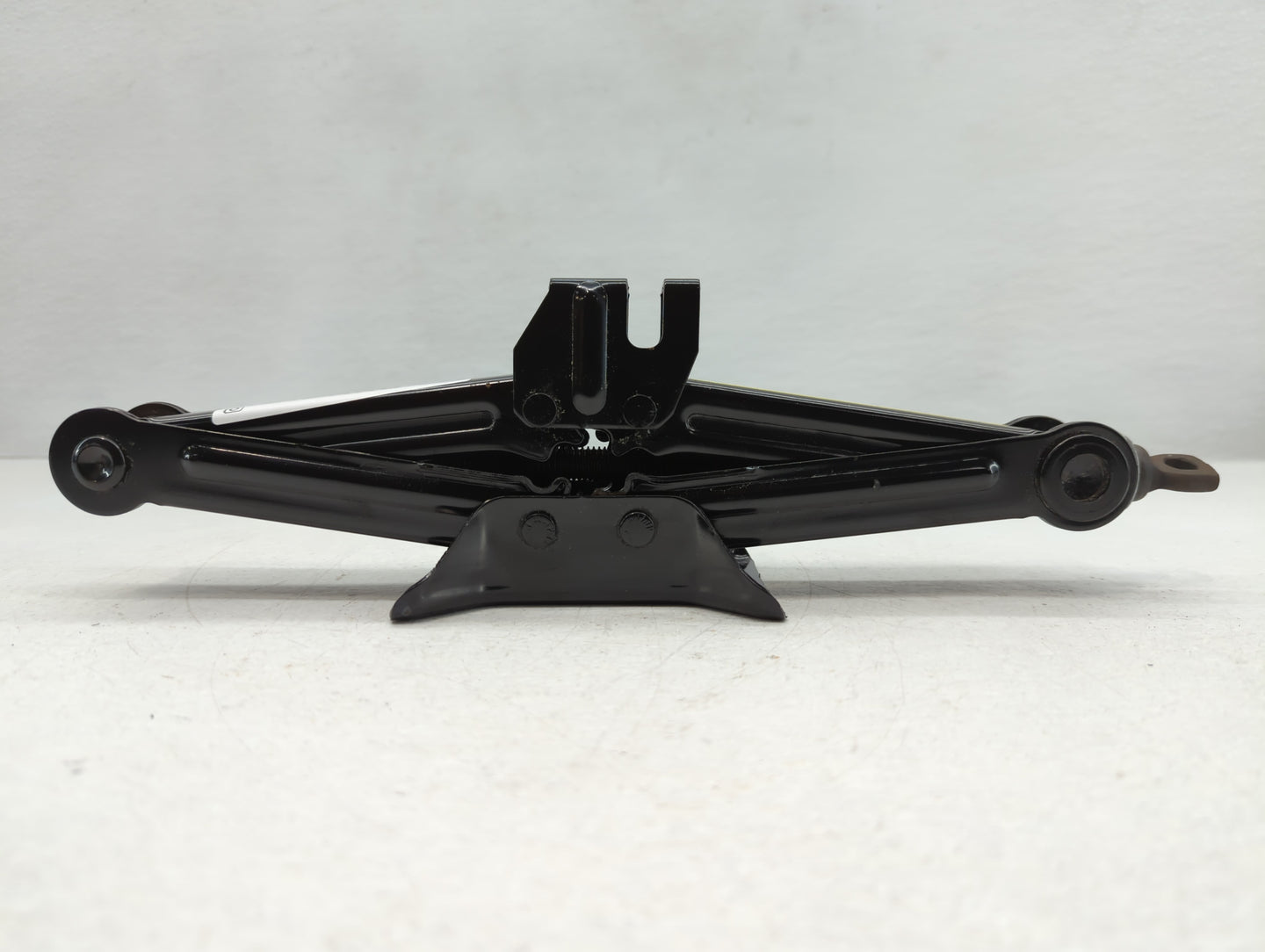 2019 Hyundai Sonata Spare Scissor Car Jack - Oemusedautoparts1.com