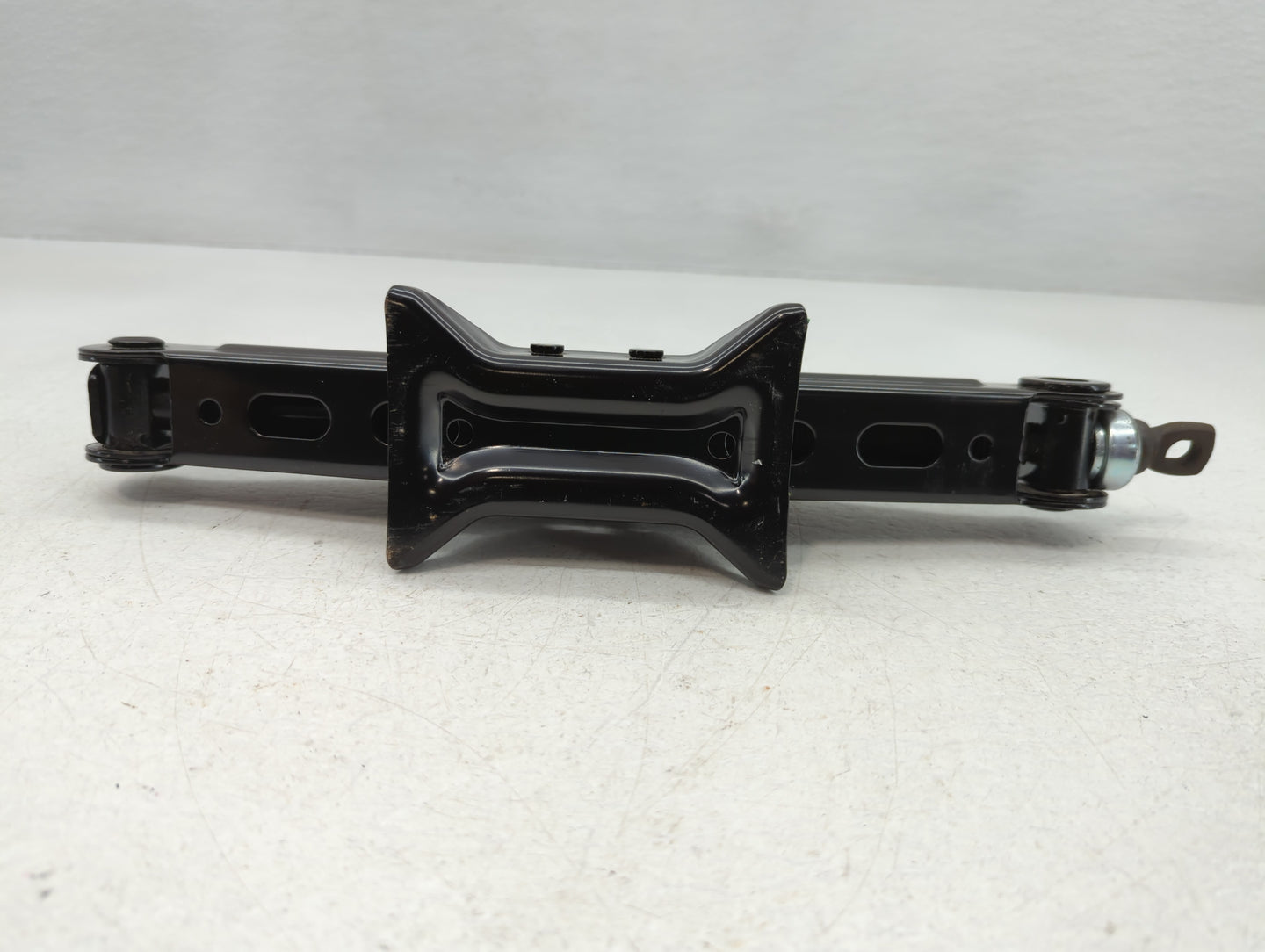 2019 Hyundai Sonata Spare Scissor Car Jack - Oemusedautoparts1.com