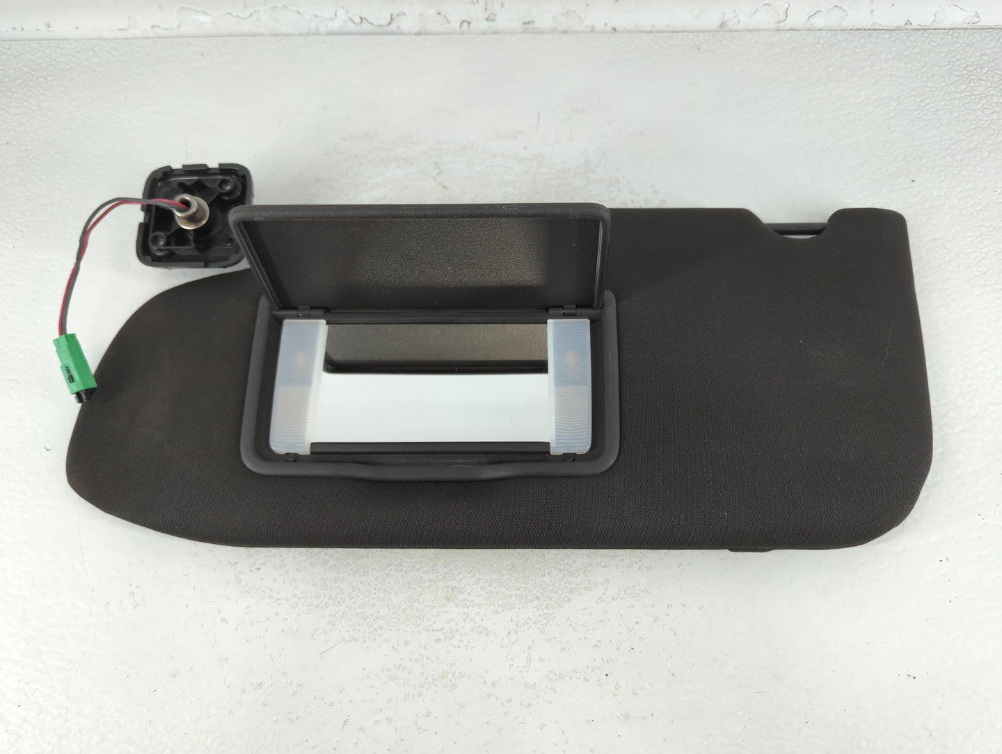 2013-2019 Ford Taurus Sun Visor Shade Replacement Driver Left Mirror Fits Fits 2013 2014 2015 2016 2017 2018 2019 OEM Used Auto Parts - Oemusedautoparts1.com