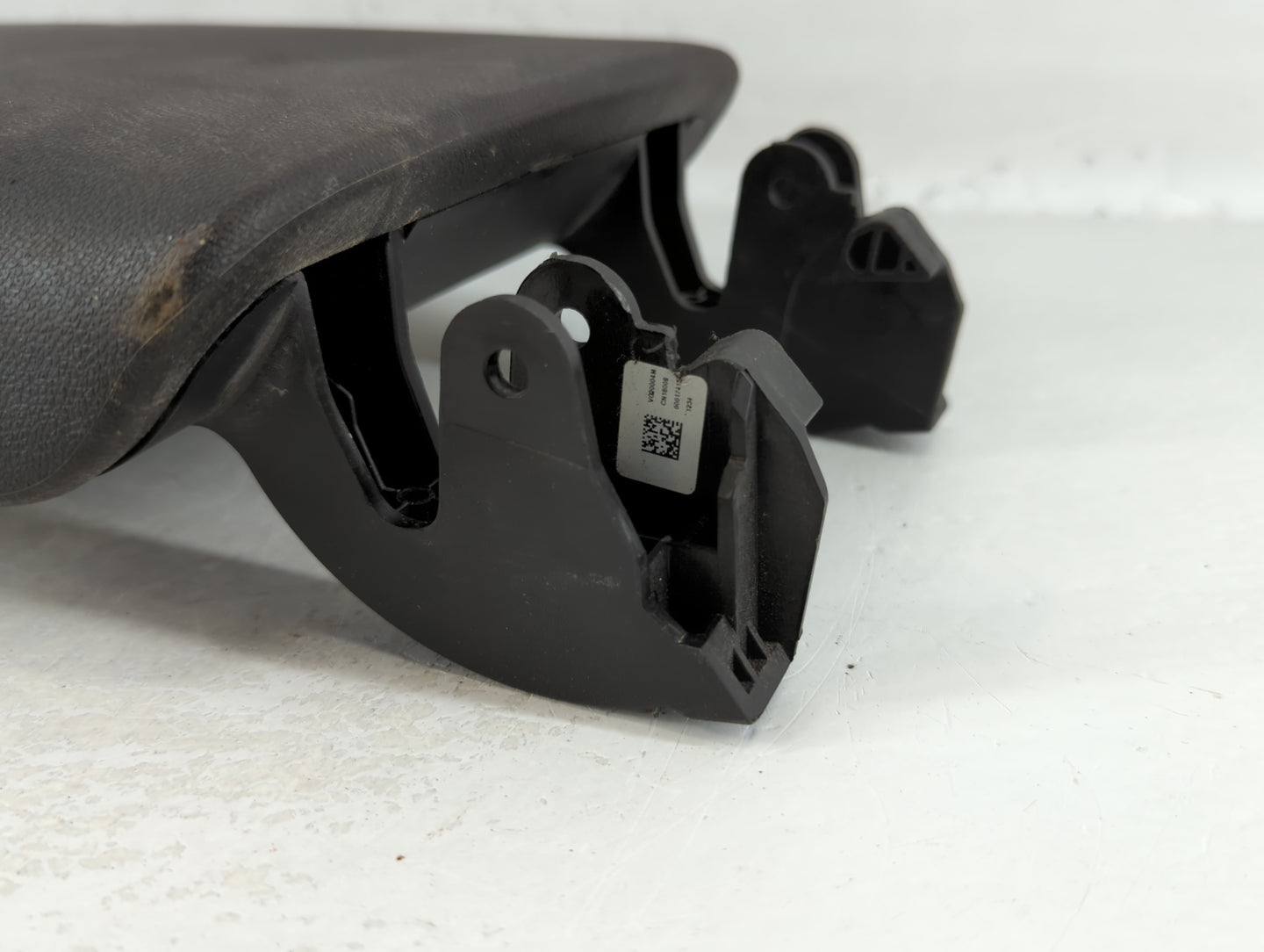 2018 Chevrolet Equinox Center Console Armrest Cover Lid Fits OEM Used Auto Parts - Oemusedautoparts1.com