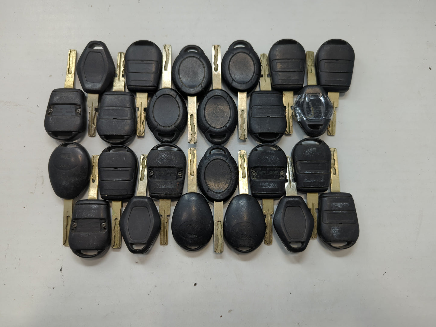 Lot of 25 Bmw Keyless Entry Remote Fob LX8-FZV | LX8-FZVS2 MIXED PART - Oemusedautoparts1.com