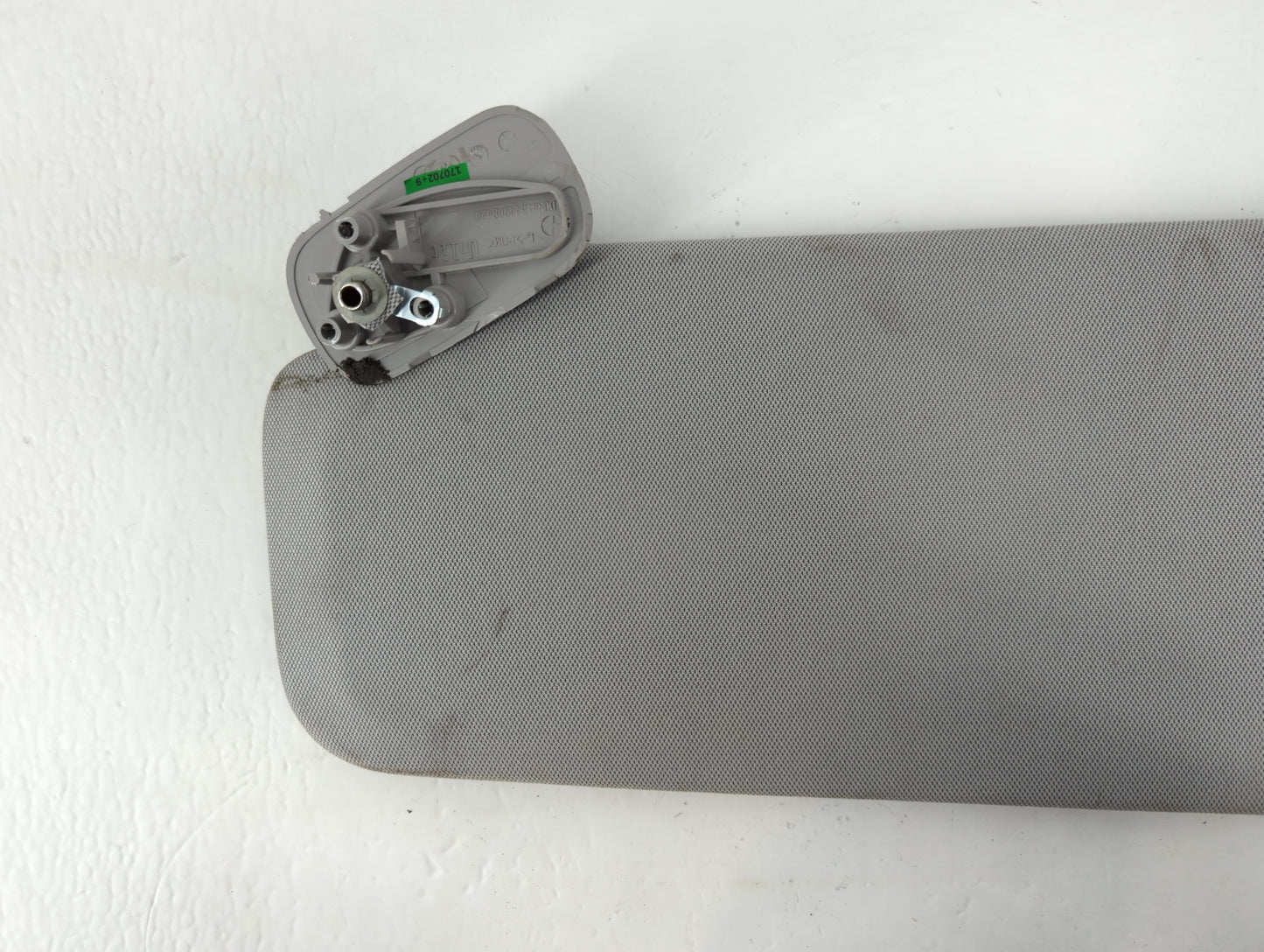 2014-2019 Chevrolet Silverado 1500 Sun Visor Shade Replacement Driver Left Mirror Fits Fits 2014 2015 2016 2017 2018 2019 OEM Used Auto Parts - Oemusedautoparts1.com