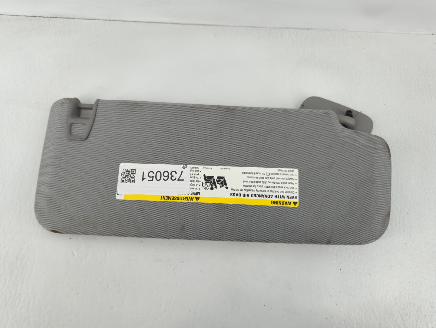 2014-2019 Chevrolet Silverado 1500 Sun Visor Shade Replacement Driver Left Mirror Fits Fits 2014 2015 2016 2017 2018 2019 OEM Used Auto Parts - Oemusedautoparts1.com