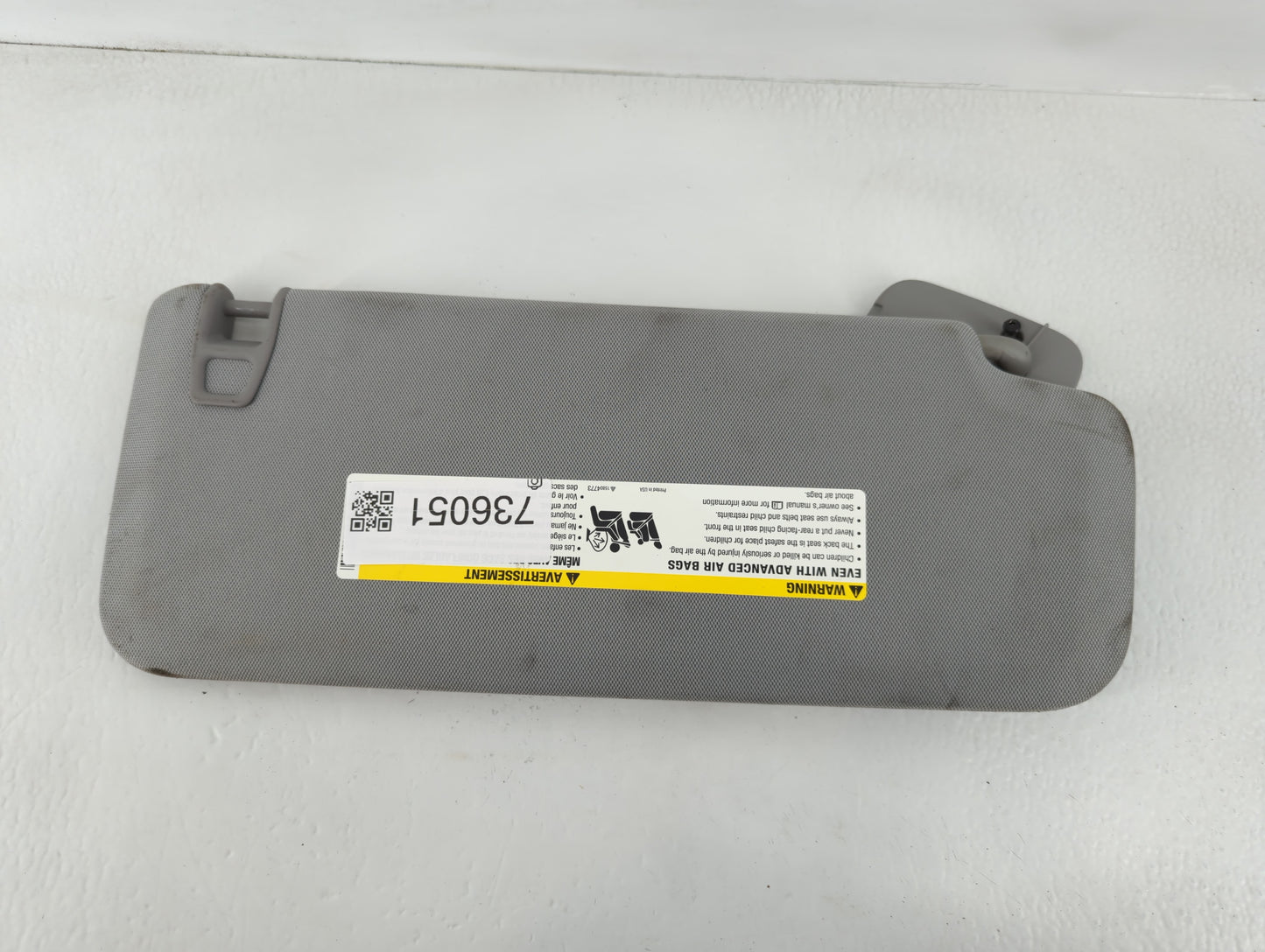 2014-2019 Chevrolet Silverado 1500 Sun Visor Shade Replacement Driver Left Mirror Fits Fits 2014 2015 2016 2017 2018 2019 OEM Used Auto Parts - Oemusedautoparts1.com