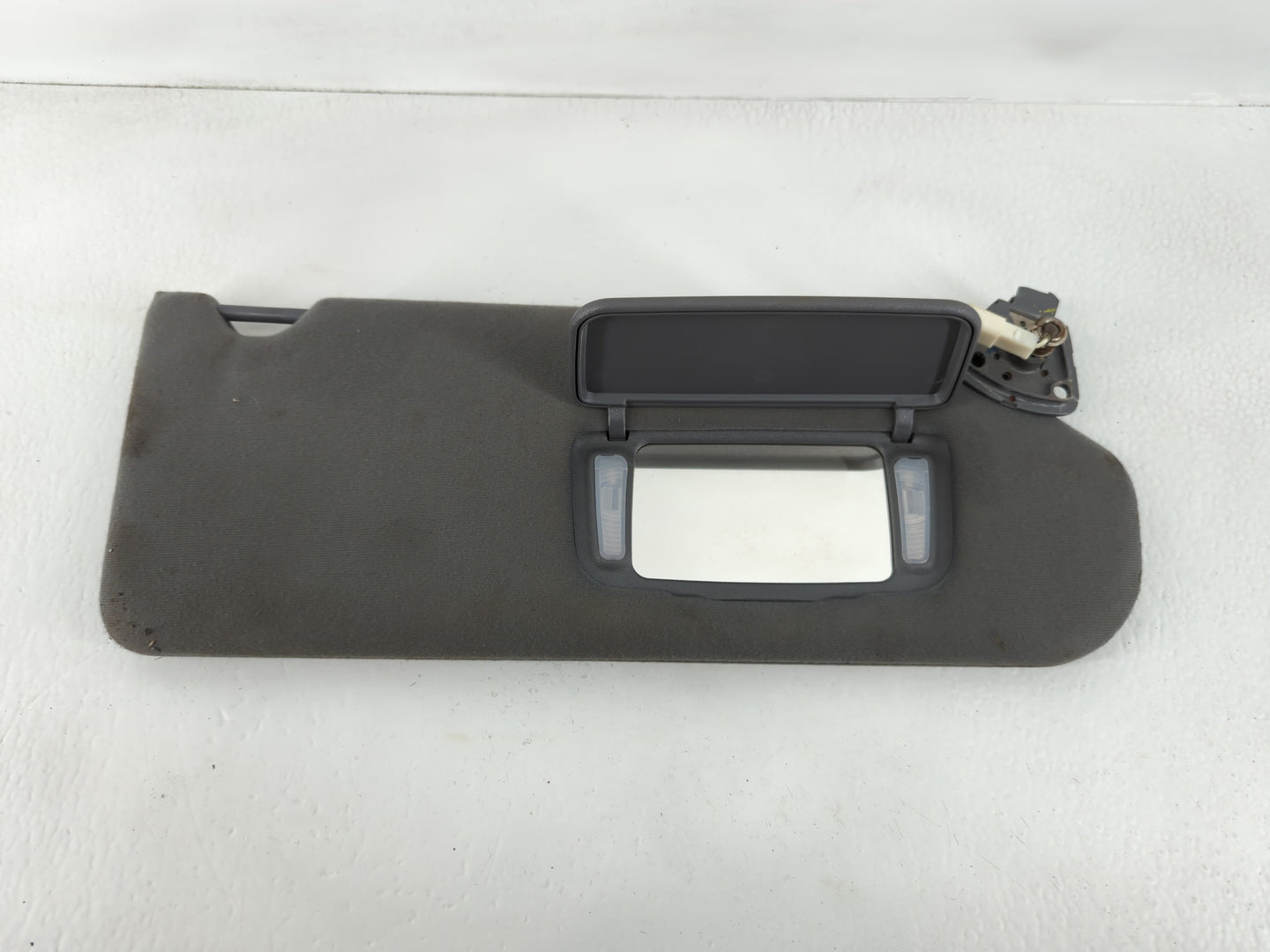 2005-2006 Toyota Tundra Sun Visor Shade Replacement Passenger Right Mirror Fits Fits 2005 2006 OEM Used Auto Parts - Oemusedautoparts1.com