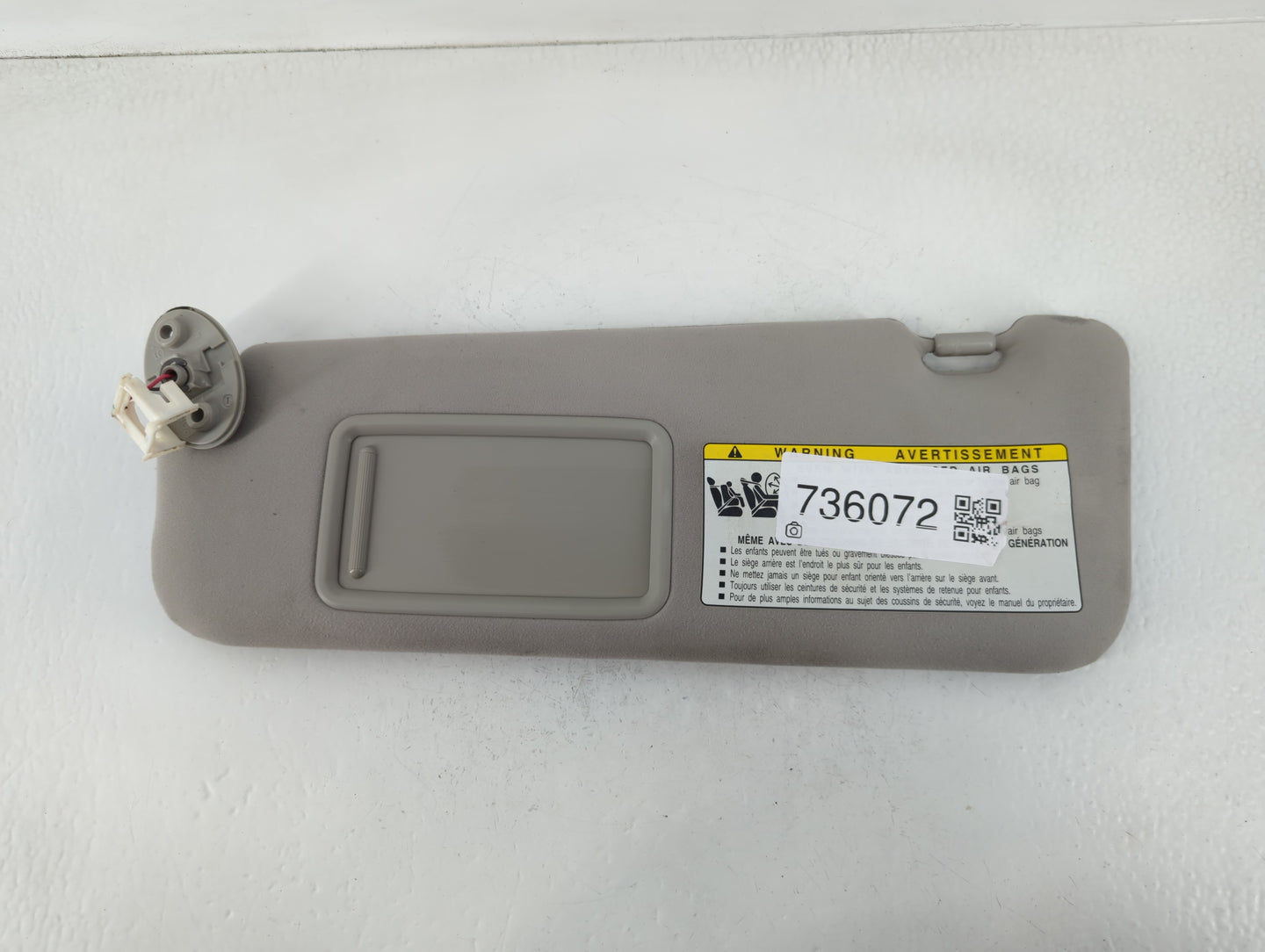 2010-2011 Lexus Es350 Sun Visor Shade Replacement Driver Left Mirror Fits Fits 2010 2011 OEM Used Auto Parts - Oemusedautoparts1.com