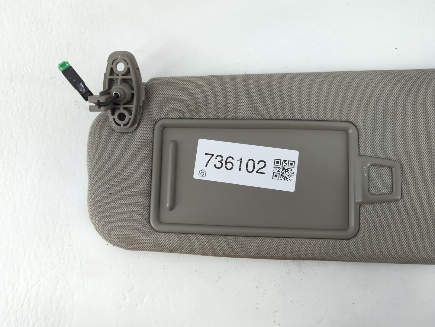 2015-2020 Kia Sedona Sun Visor Shade Replacement Passenger Right Mirror Fits Fits 2015 2016 2017 2018 2019 2020 OEM Used Auto Parts - Oemusedautoparts1.com