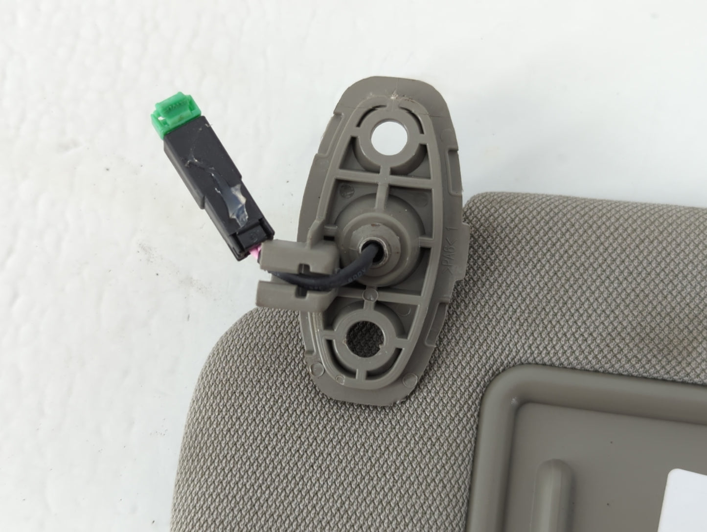 2015-2020 Kia Sedona Sun Visor Shade Replacement Passenger Right Mirror Fits Fits 2015 2016 2017 2018 2019 2020 OEM Used Auto Parts - Oemusedautoparts1.com