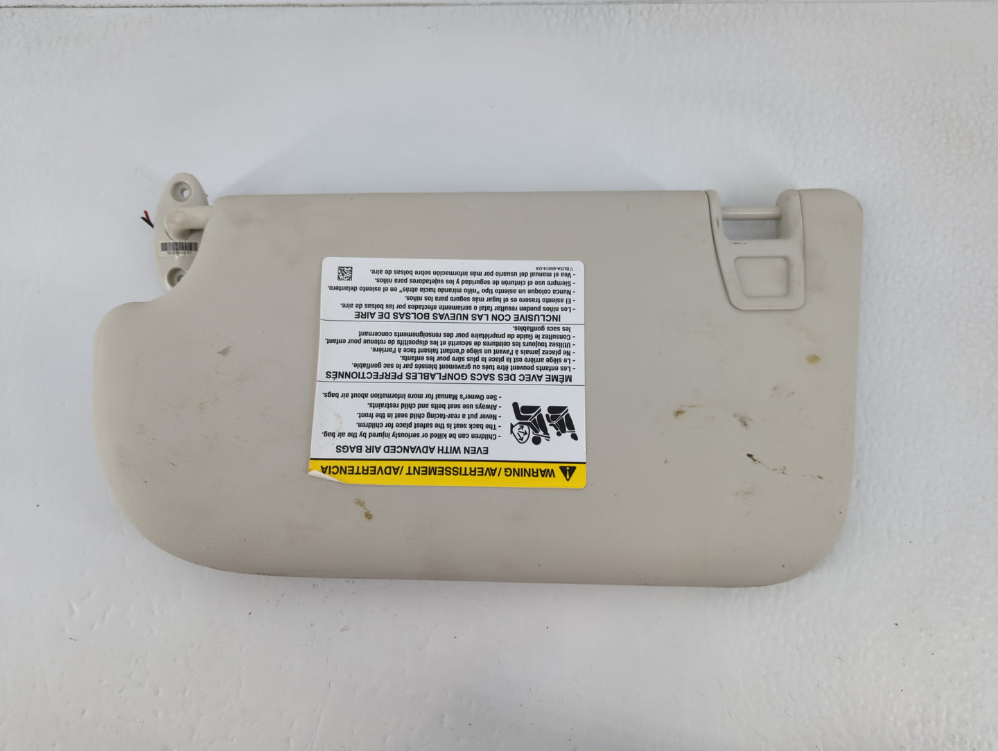 2013-2018 Ford Focus Sun Visor Shade Replacement Driver Left Mirror Fits Fits 2013 2014 2015 2016 2017 2018 OEM Used Auto Parts - Oemusedautoparts1.com