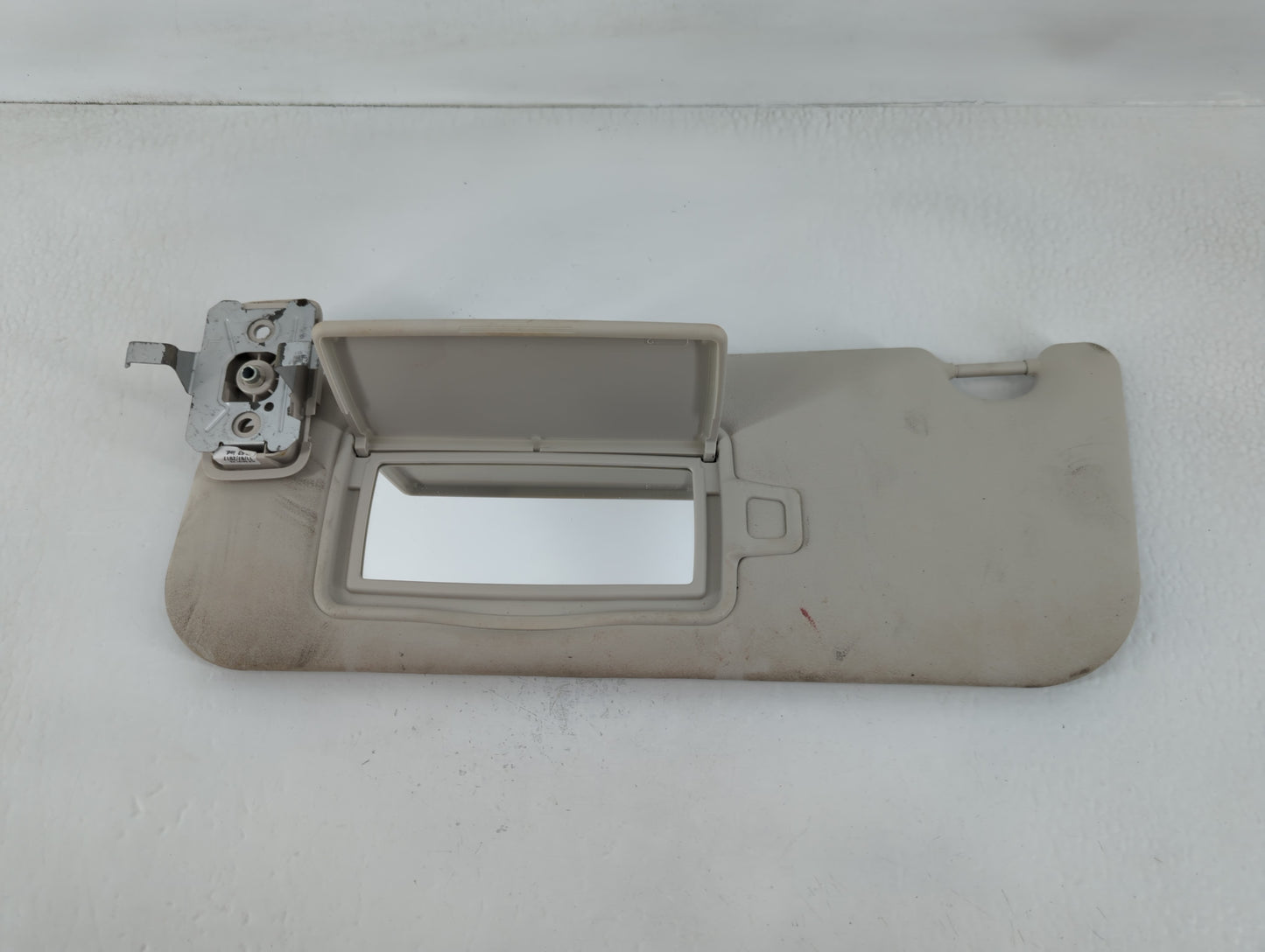 2017-2019 Jaguar Xe Sun Visor Shade Replacement Driver Left Mirror Fits Fits 2017 2018 2019 2020 OEM Used Auto Parts - Oemusedautoparts1.com