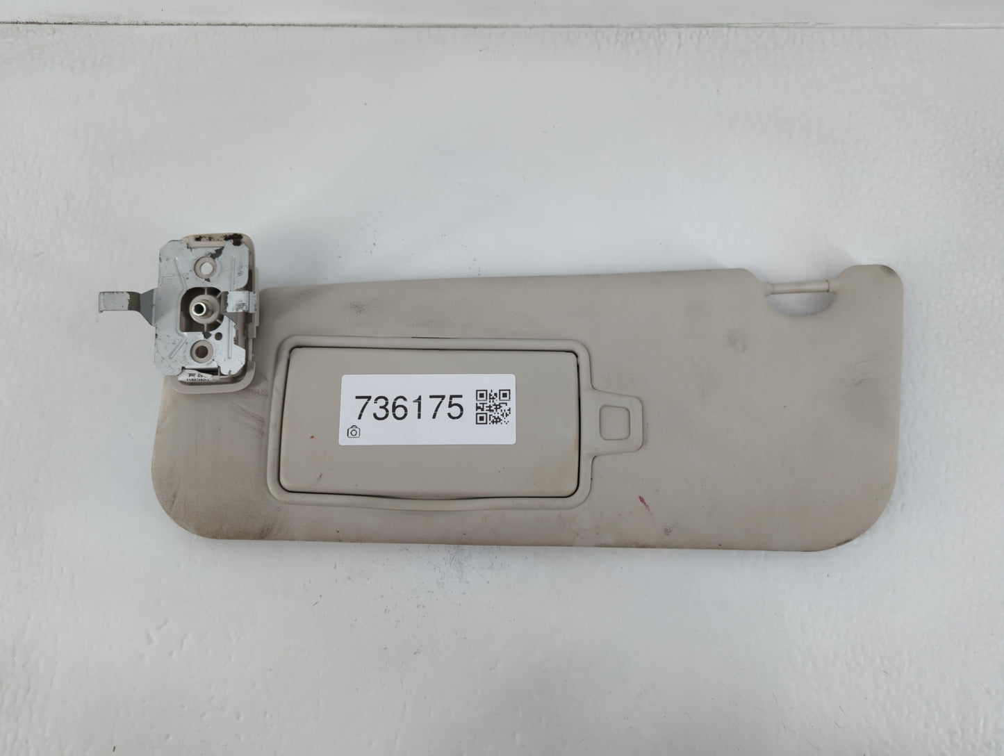 2017-2019 Jaguar Xe Sun Visor Shade Replacement Driver Left Mirror Fits Fits 2017 2018 2019 2020 OEM Used Auto Parts - Oemusedautoparts1.com