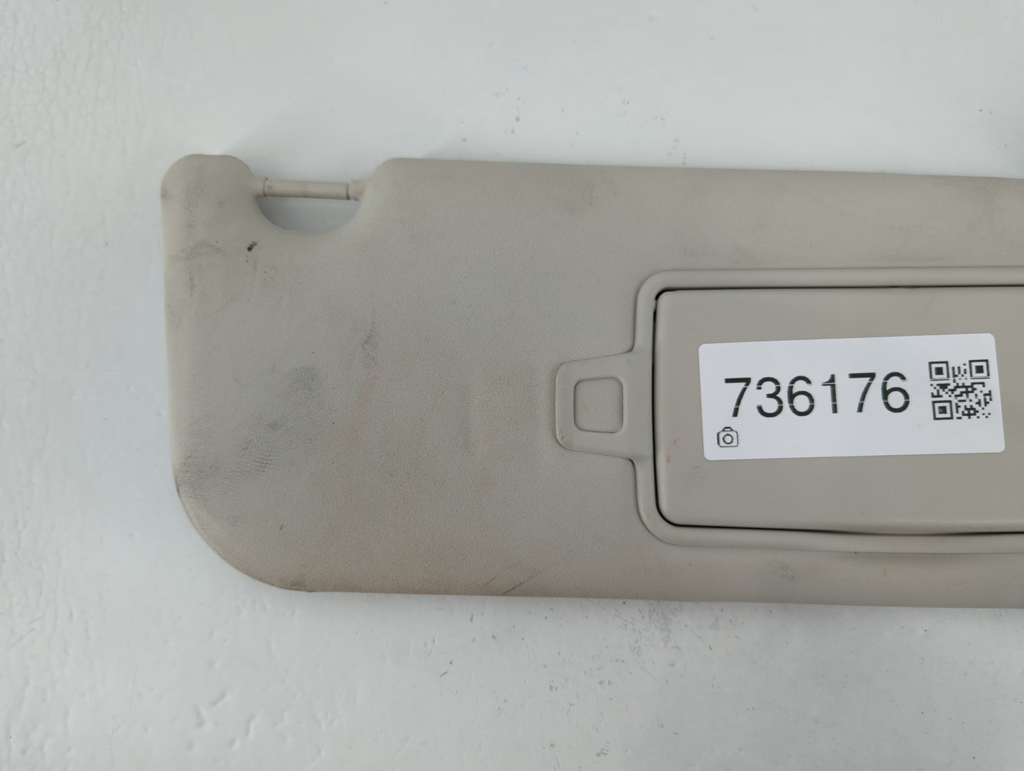 2017-2019 Jaguar Xe Sun Visor Shade Replacement Passenger Right Mirror Fits Fits 2017 2018 2019 2020 OEM Used Auto Parts - Oemusedautoparts1.com