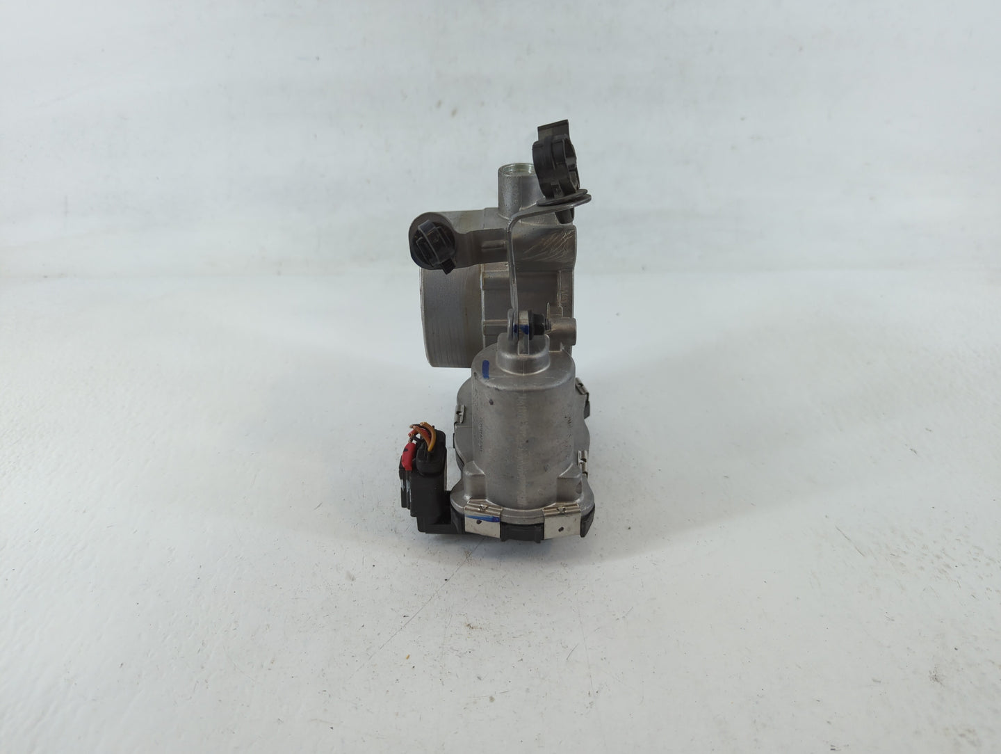 2017-2022 Jeep Compass Throttle Body P/N:23621E 04891970AD Fits Fits 2014 2015 2016 2017 2018 2019 2020 2021 2022 OEM Used Auto Parts - Oemusedautoparts1.com