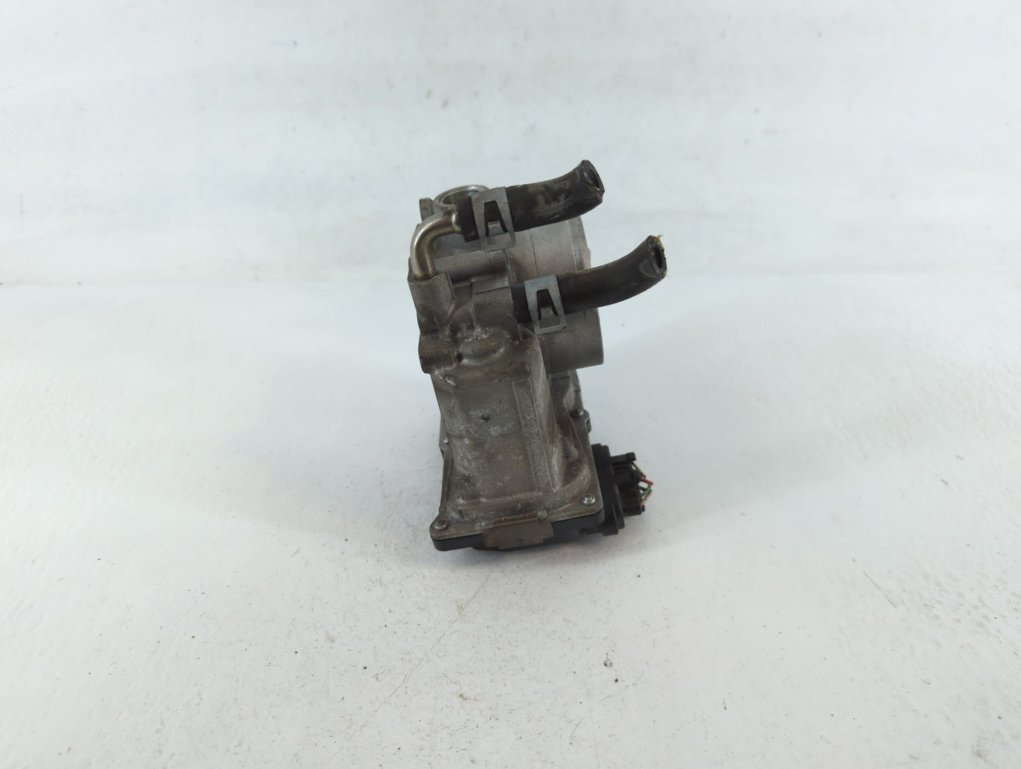 2013-2018 Nissan Altima Throttle Body P/N:4H22 00429 3TA60-01 A Fits Fits 2013 2014 2015 2016 2017 2018 2019 2020 OEM Used Auto Parts - Oemusedautoparts1.com